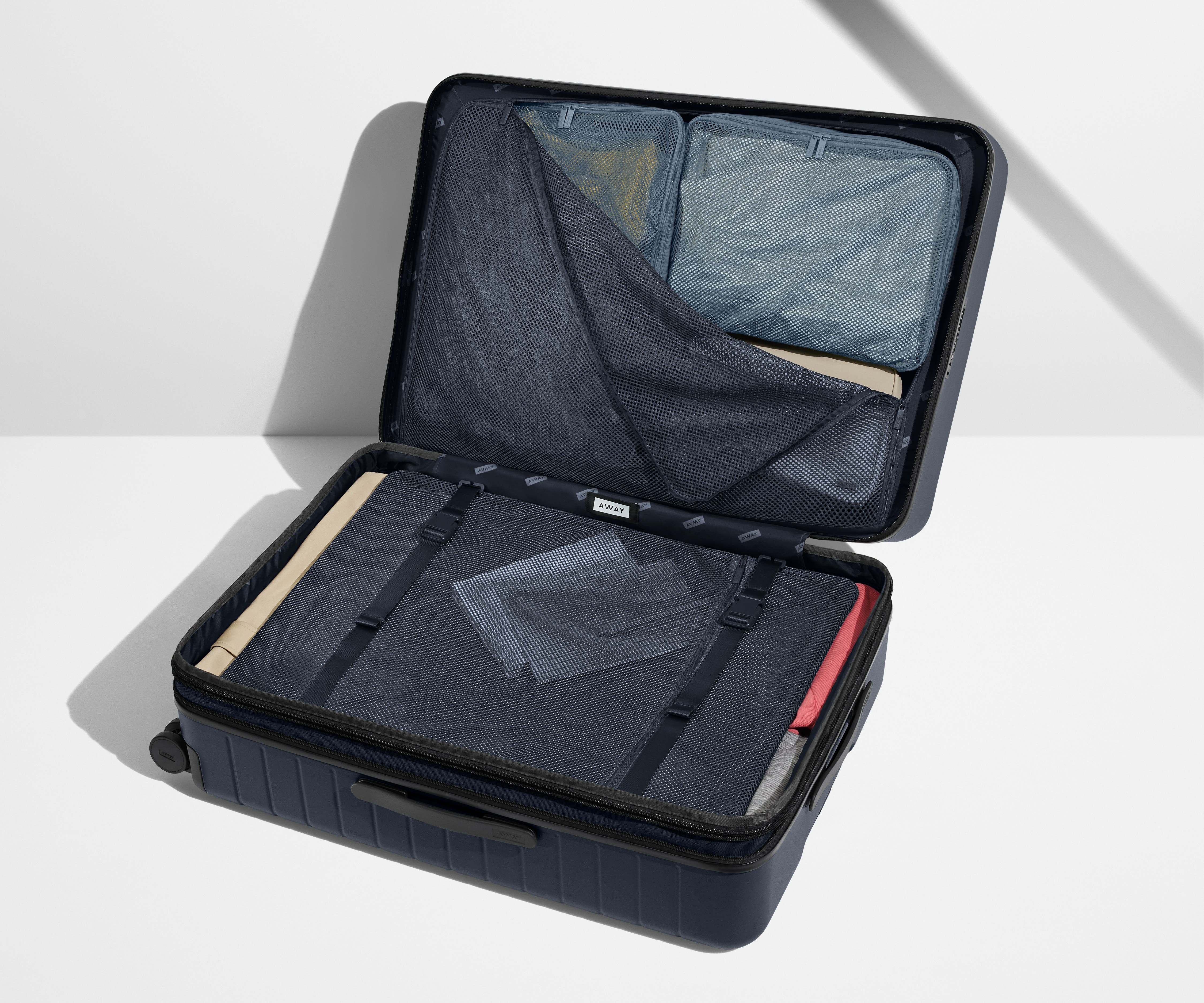 away-the-large-flex-valise-soute-bleu-marine-extensible image 6