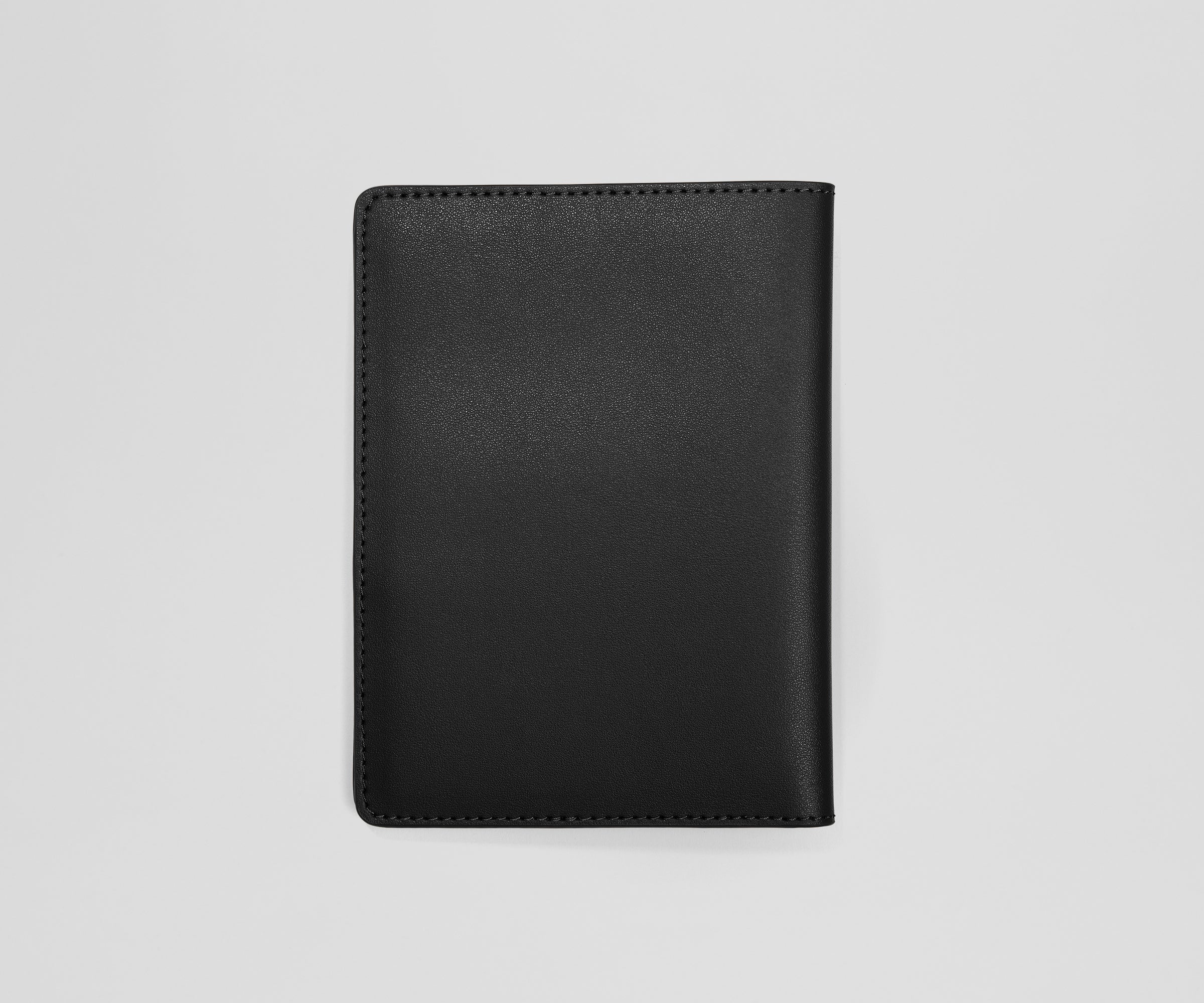away-passport-holder-tui-passeport-cuir-jet-black image 3