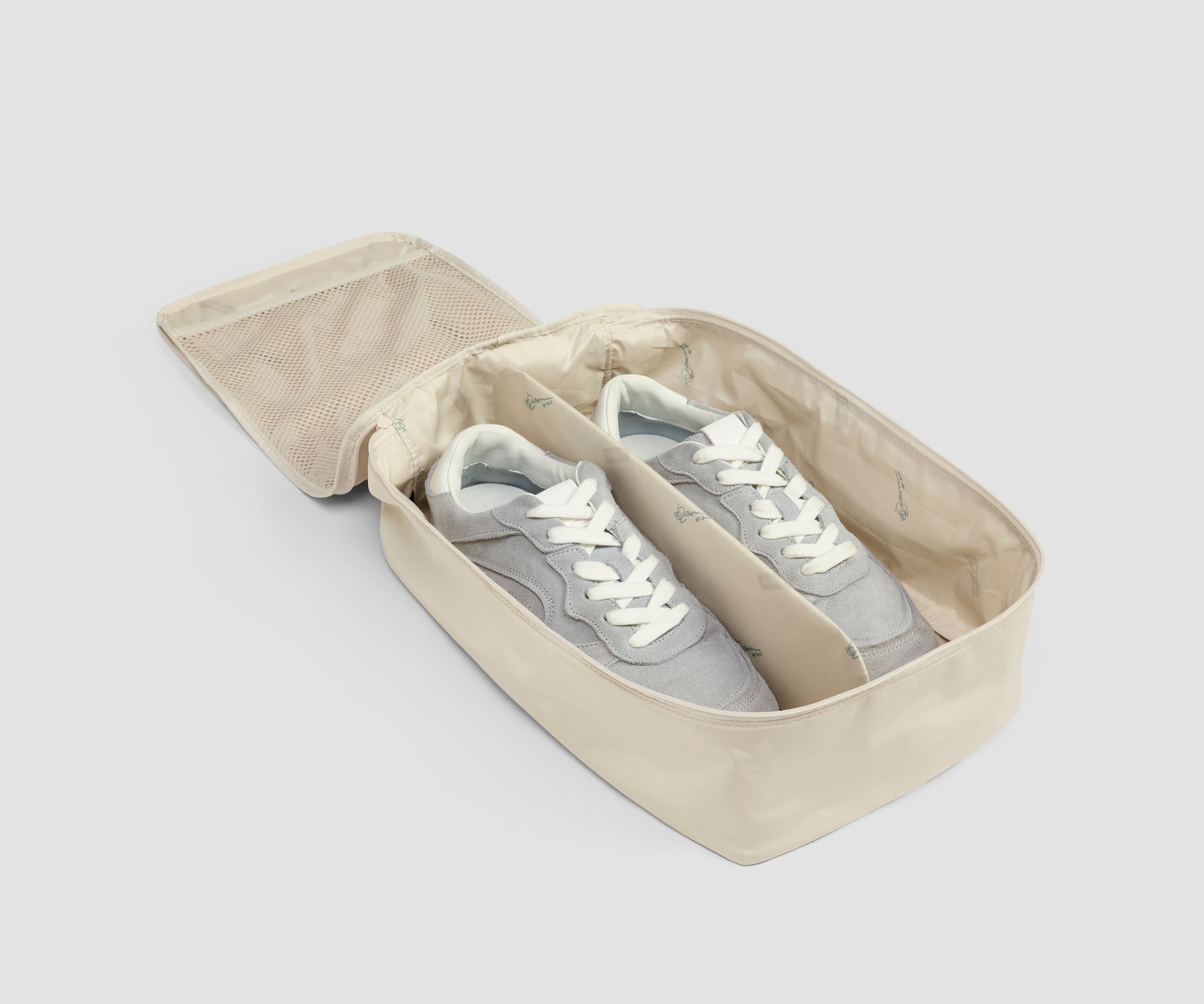 away-shoe-cube-cube-chaussures-grand-jet-black image 1