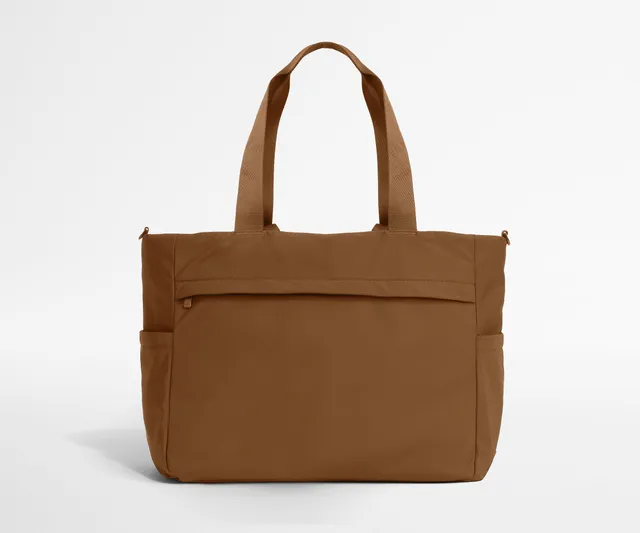 away-featherlight-diaper-tote-sac-langer-amaro-brown image 1