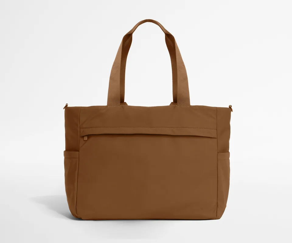 away-featherlight-diaper-tote-sac-langer-amaro-brown image 1