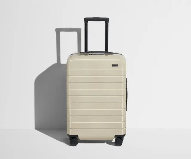 away-bigger-carry-on-valise-cabine-blanc-sel-brillant-rigide image 1