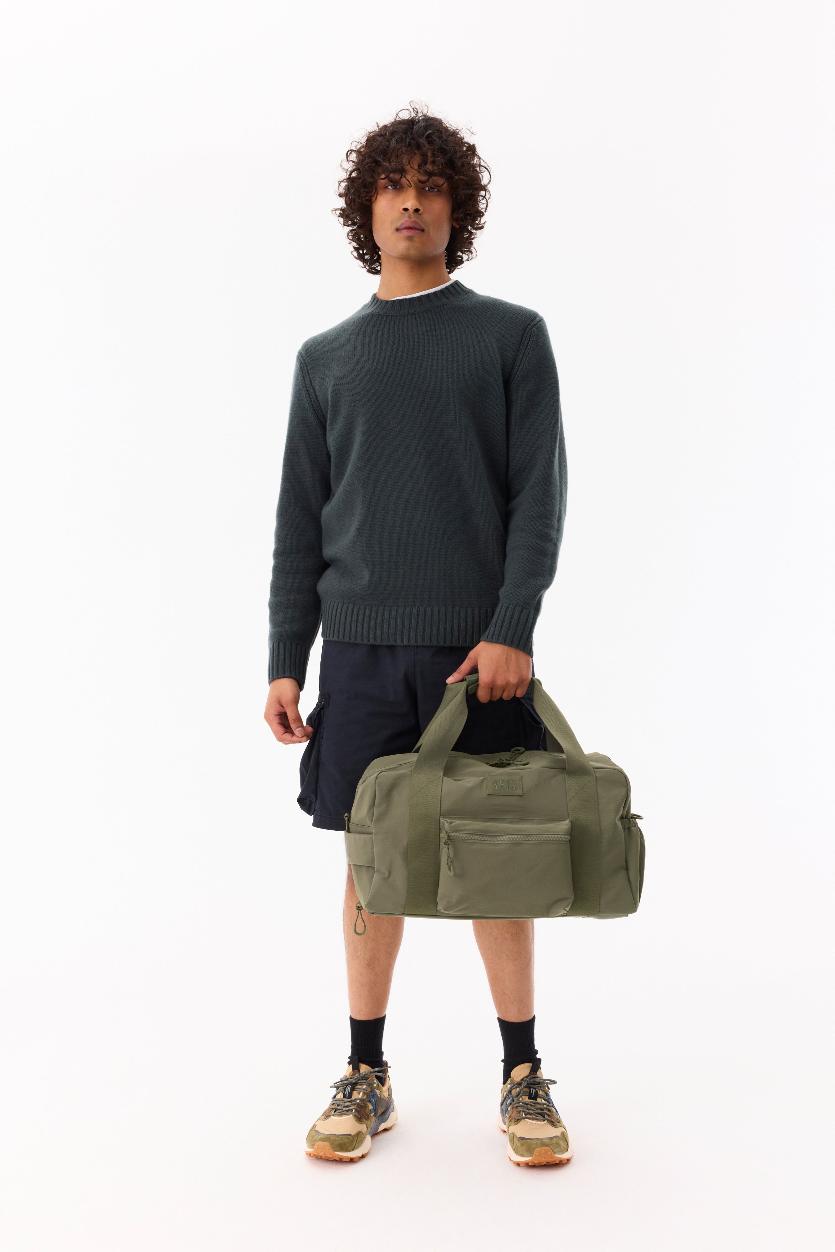 beis-the-sport-duffle-backpack-sac-sport-olive-vert-cabine image 5
