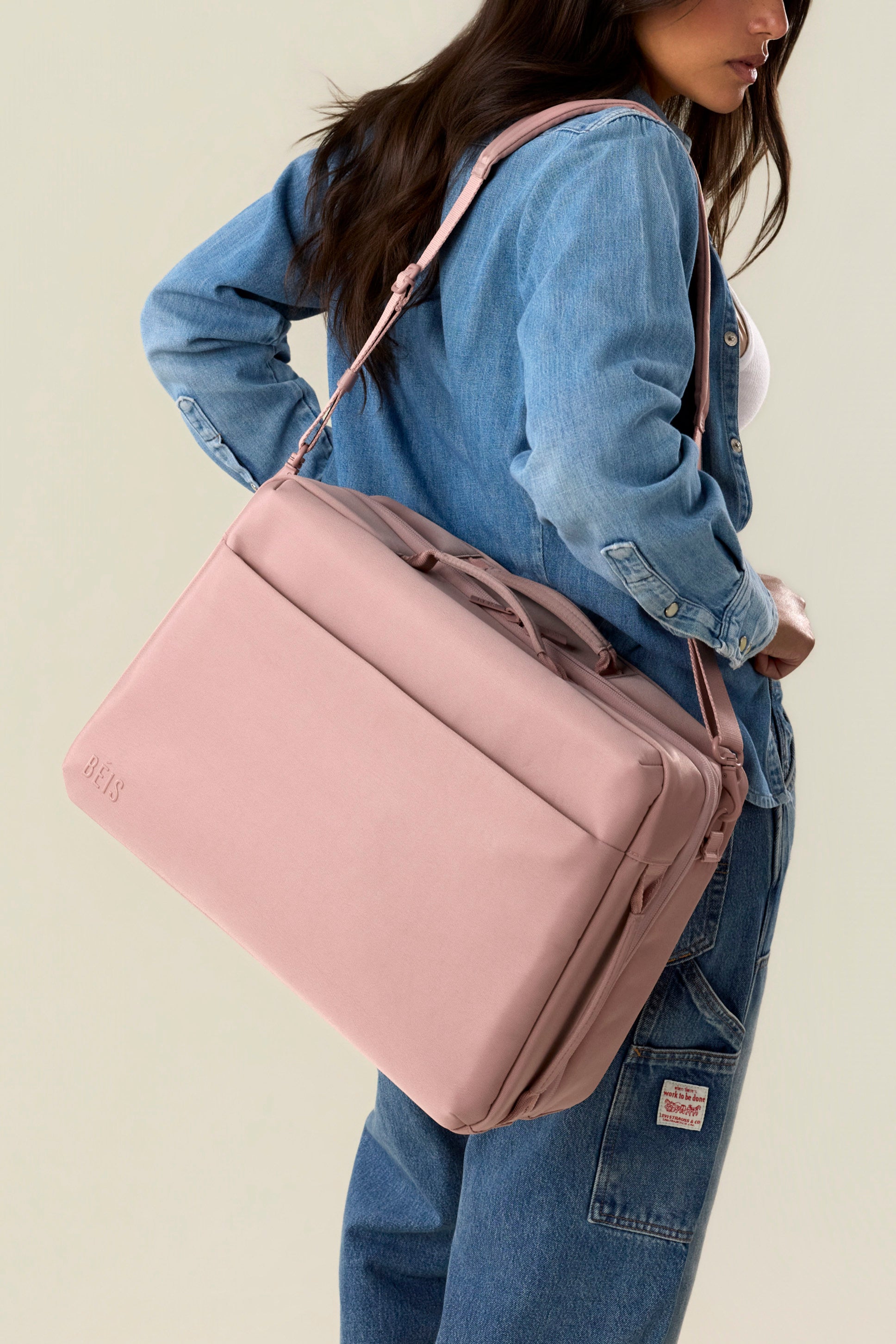 beis-ultimate-travel-duffle-sac-voyage-rose image 4