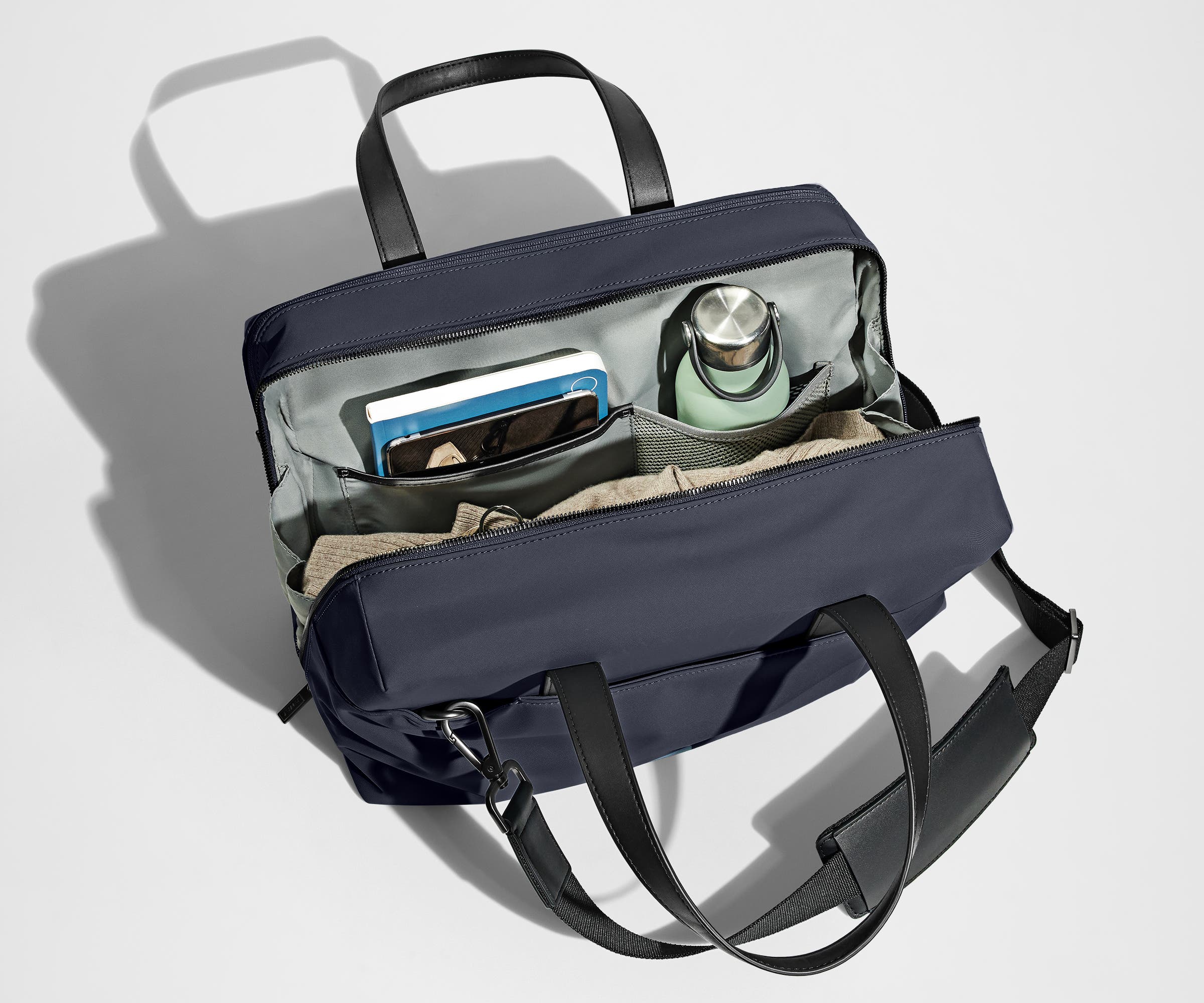 away-everywhere-bag-sac-de-voyage-navy-blue-poche-ordinateur-16 image 3