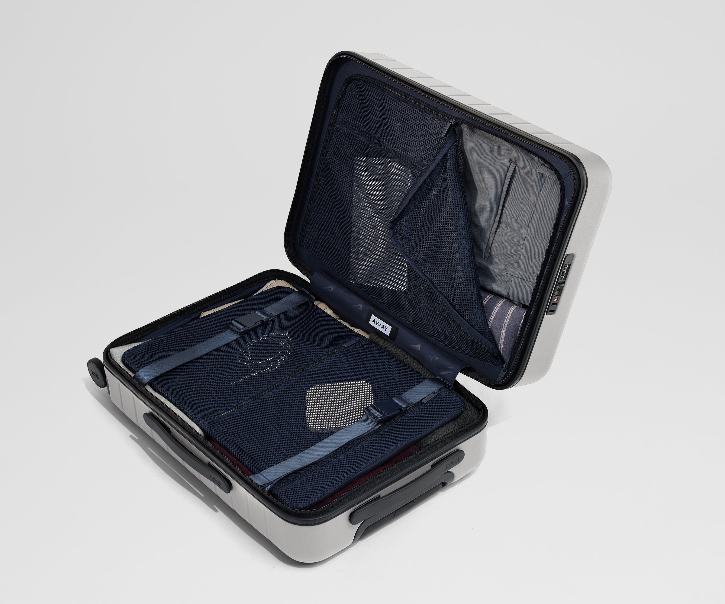 away-executive-bigger-carry-on-valise-cabine-cloud-gray image 8