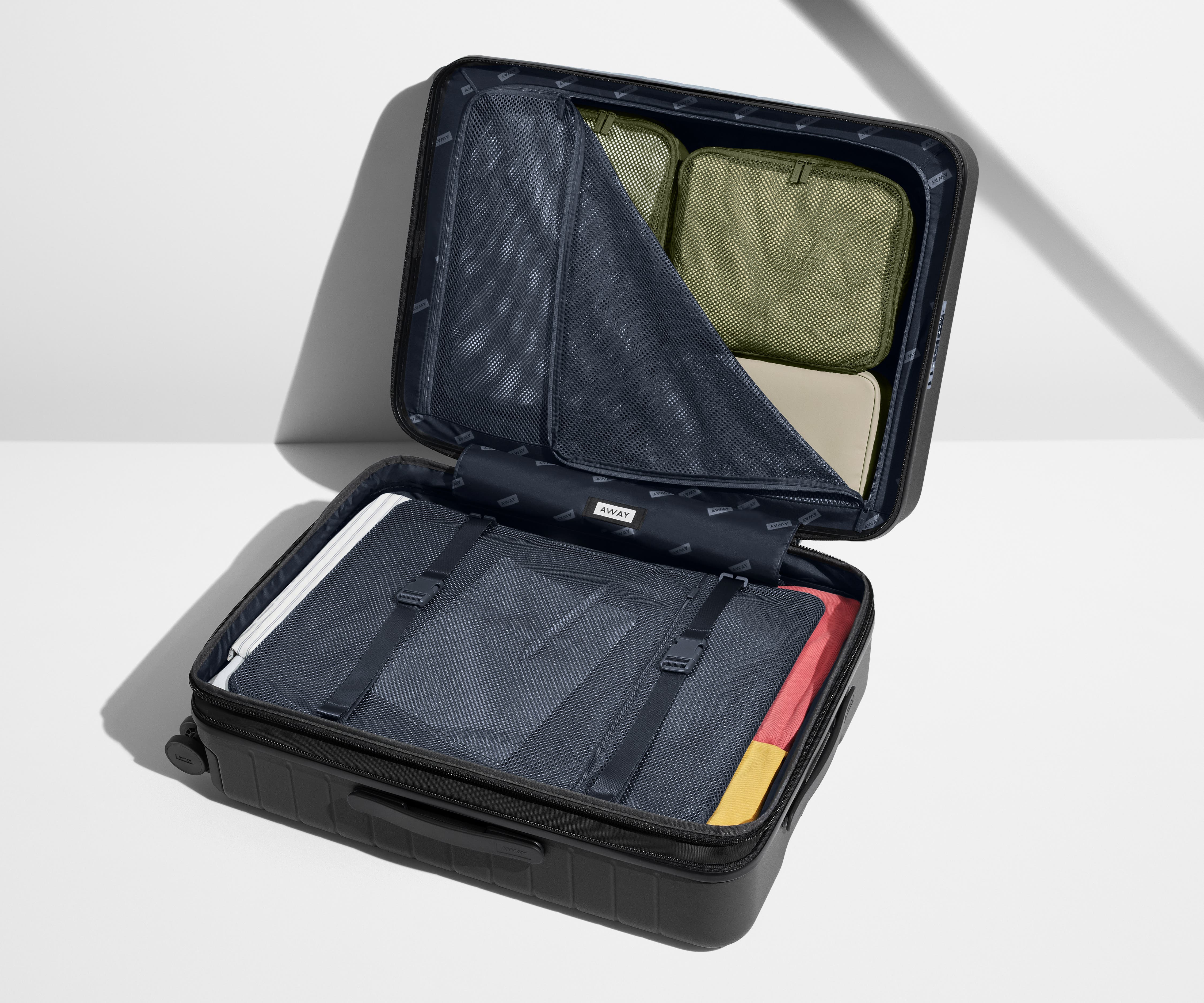 away-medium-flex-valise-soute-extensible-jet-black image 6