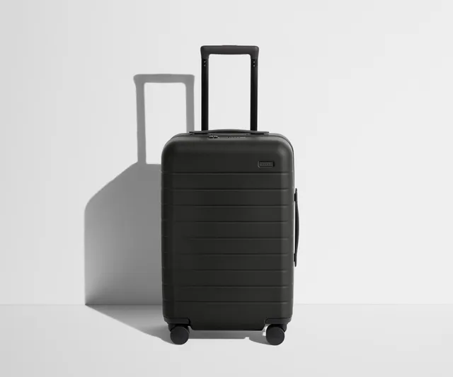 away-the-carry-on-valise-cabine-noir-compression image 1
