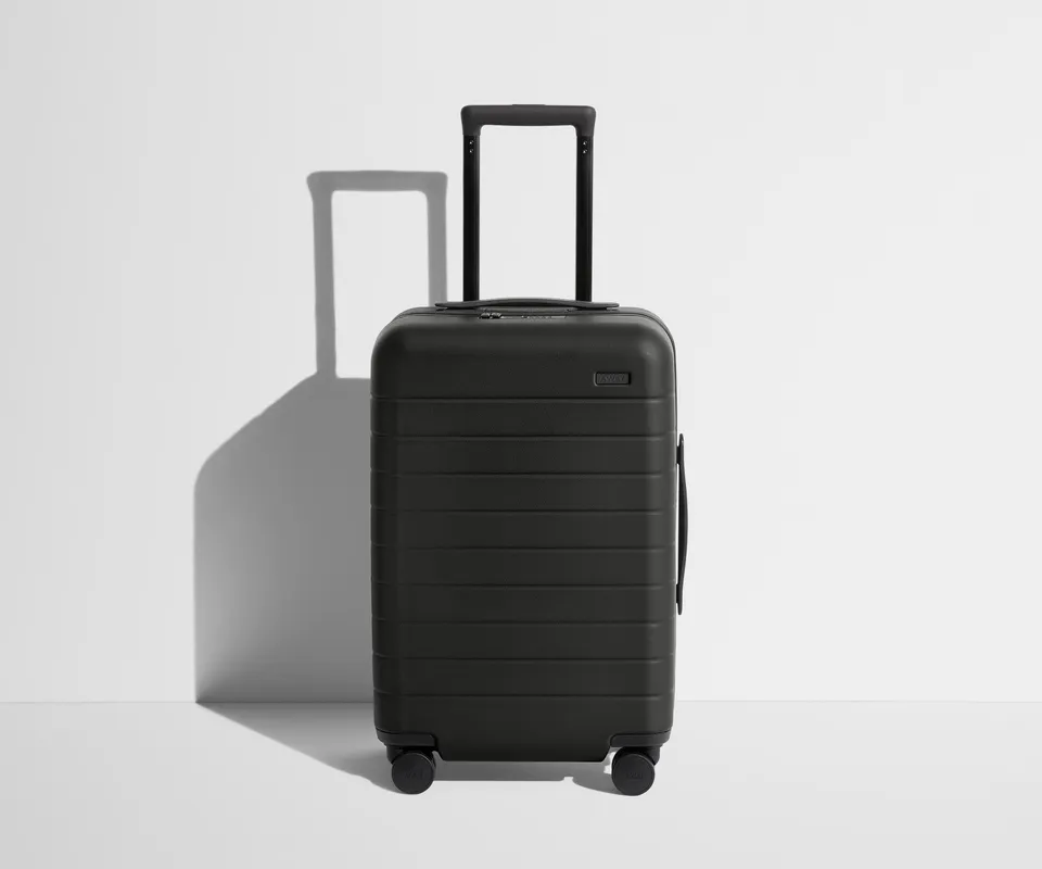 away-the-carry-on-valise-cabine-noir-compression image 1