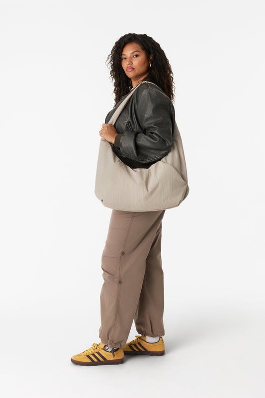 beis-crescent-catchall-sac-bandouli-re-oat-nylon-l-ger image 5
