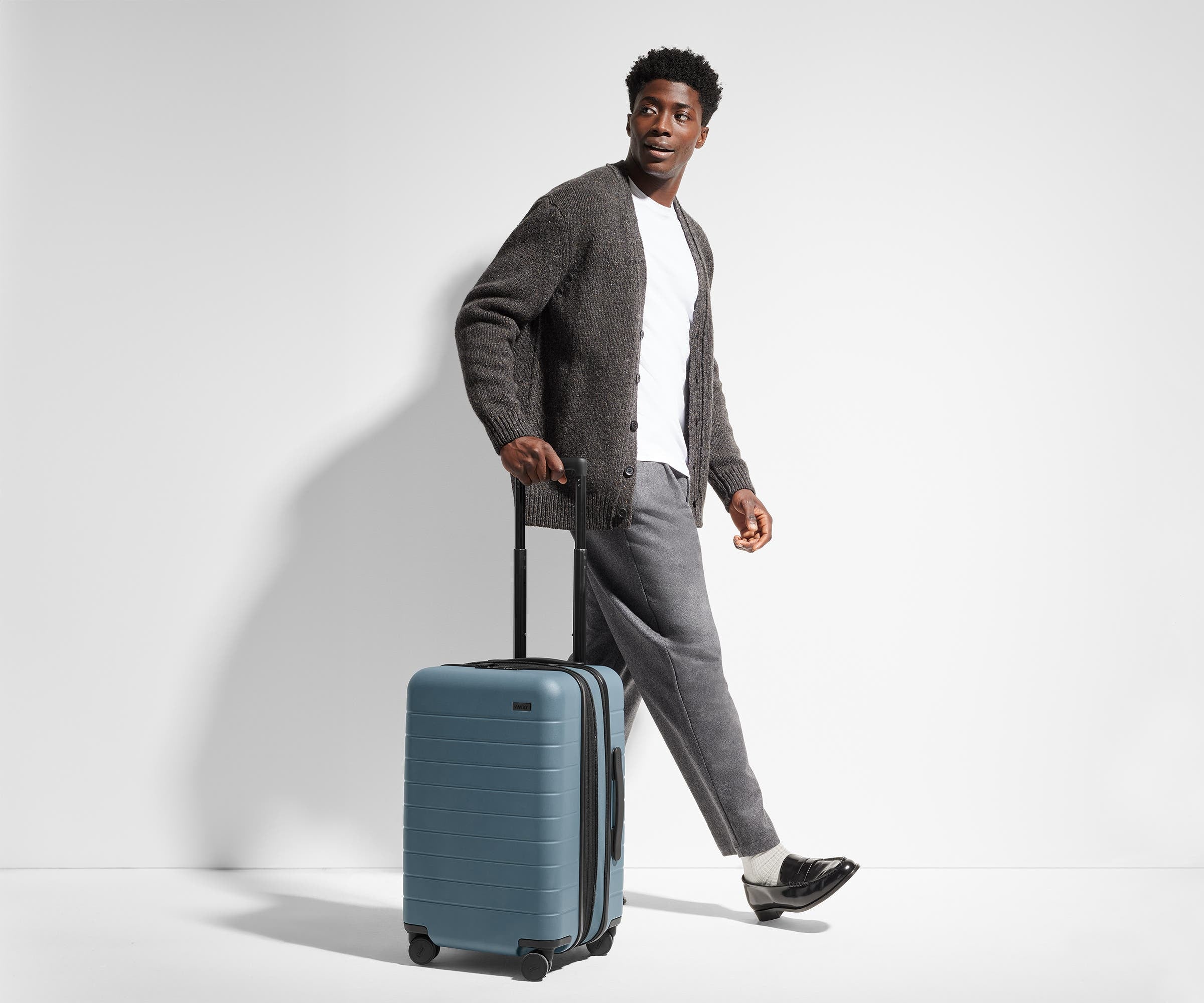 away-carry-on-flex-valise-cabine-bleu-marine-extensible image 4
