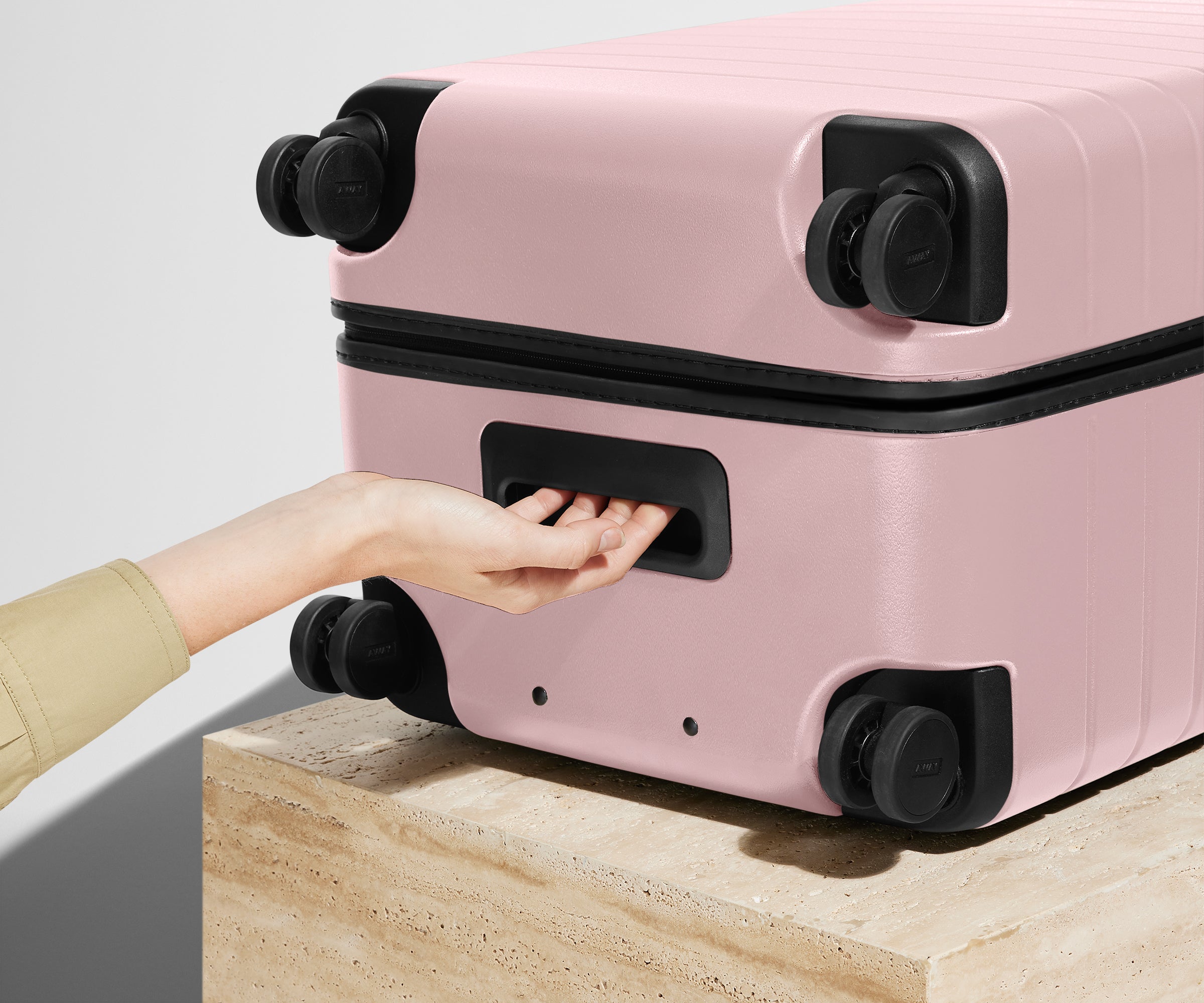 away-the-trunk-valise-soute-rigide-rose-blush-grande image 6