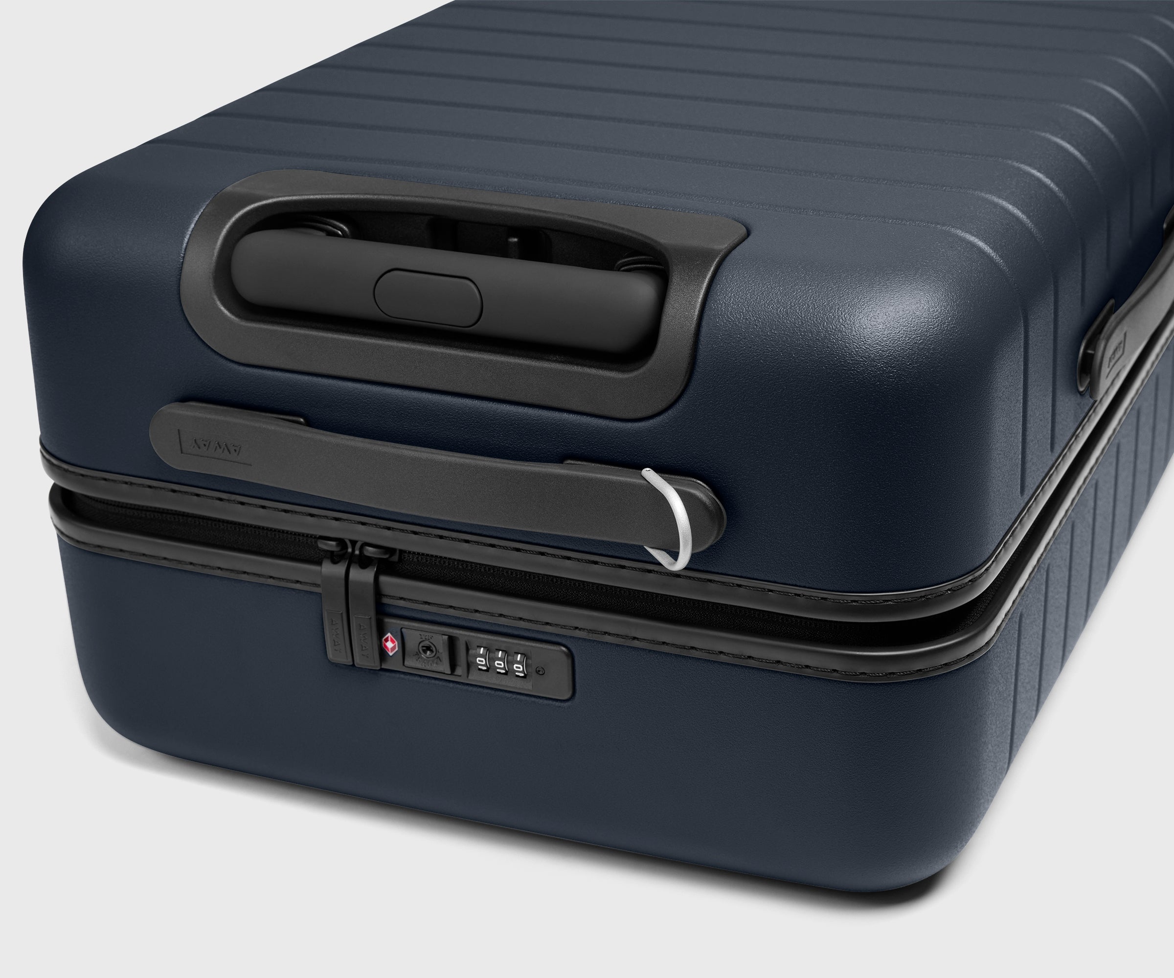 away-medium-3-valise-soute-navy-blue-freins image 8