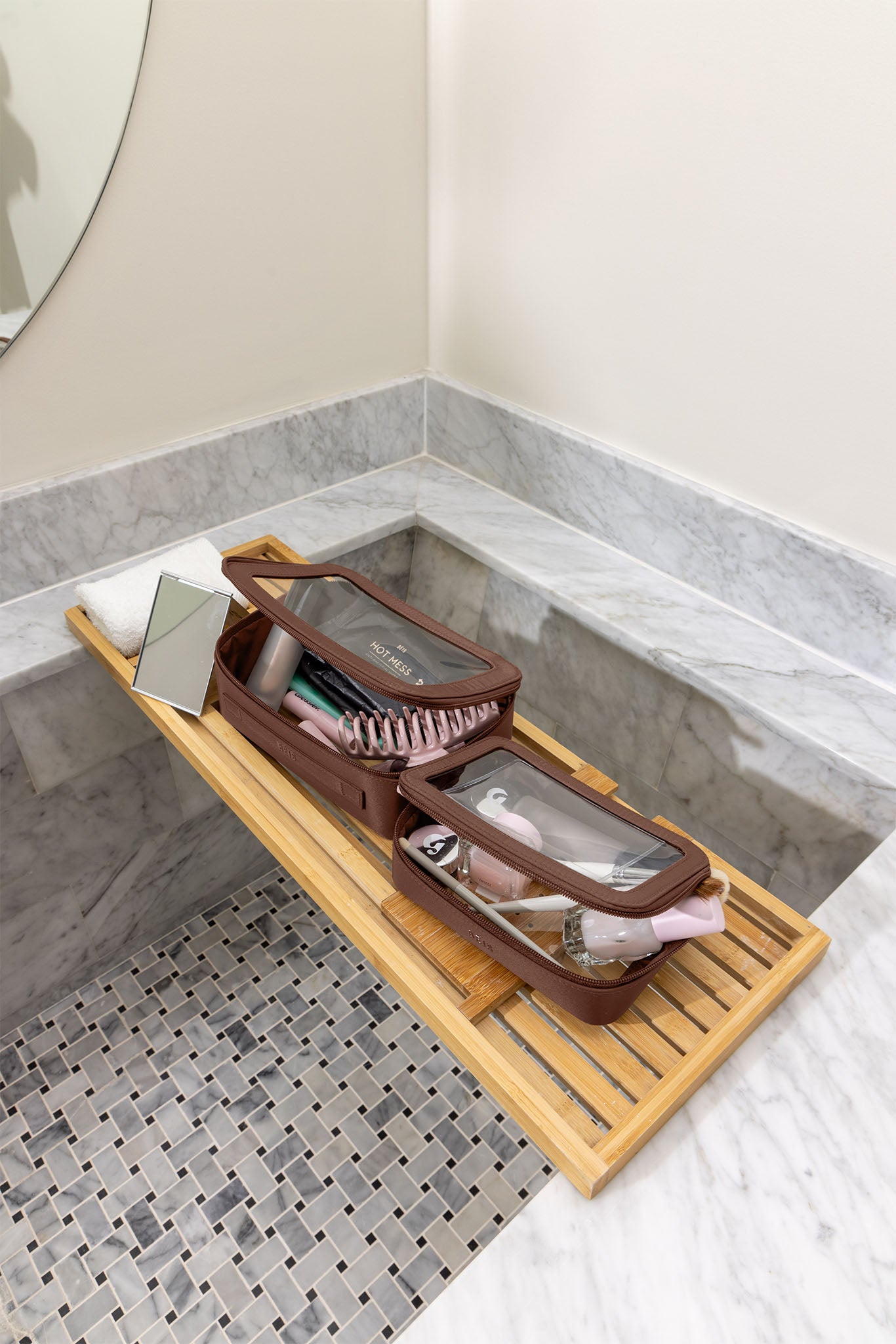 beis-in-flight-trousse-toilette-maple-miroir-avion image 6