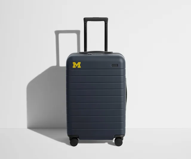 away-collegiate-bigger-carry-on-valise-cabine-michigan image 1