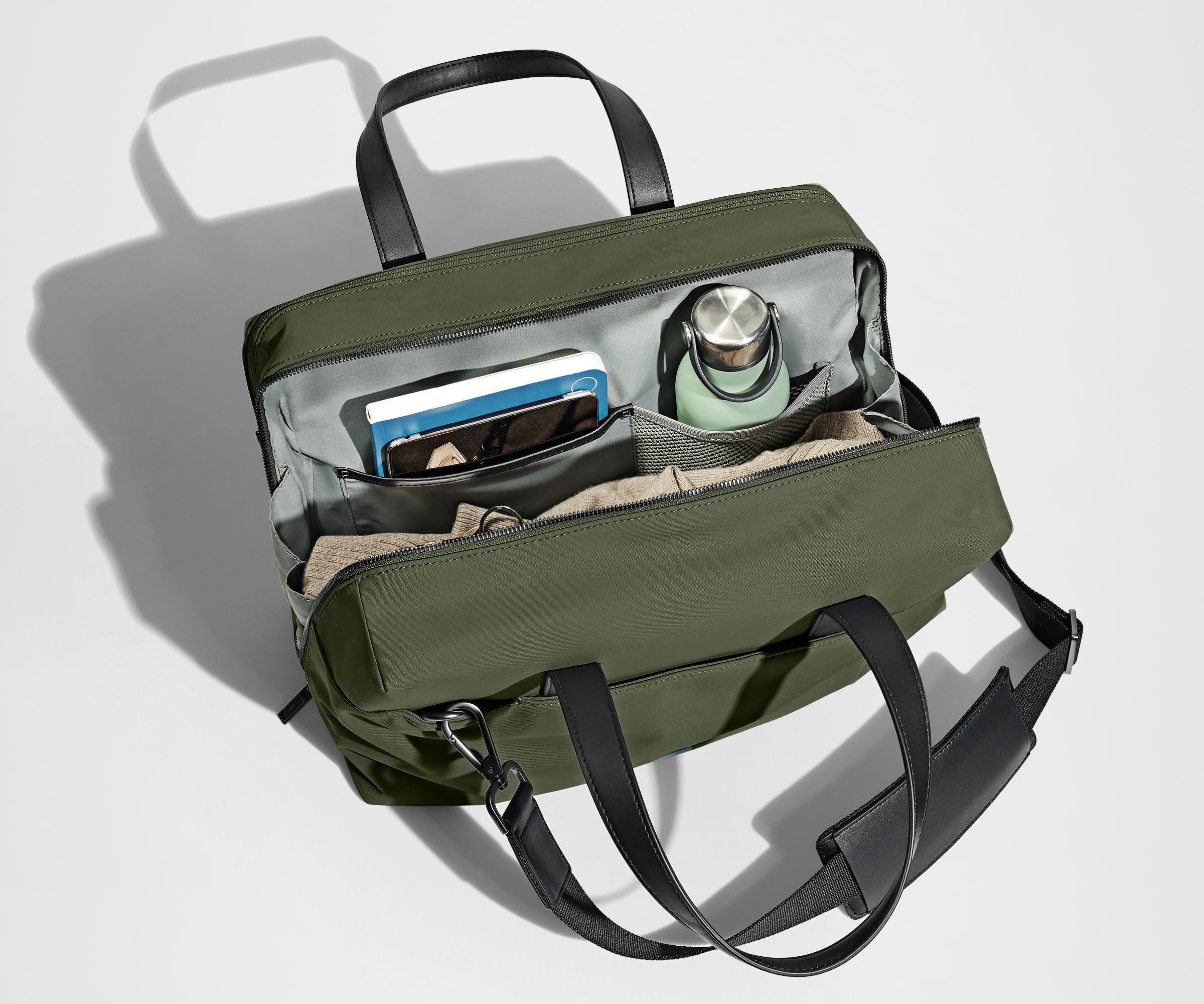 away-everywhere-bag-sac-bandouli-re-vert-olive-16-pouces image 3
