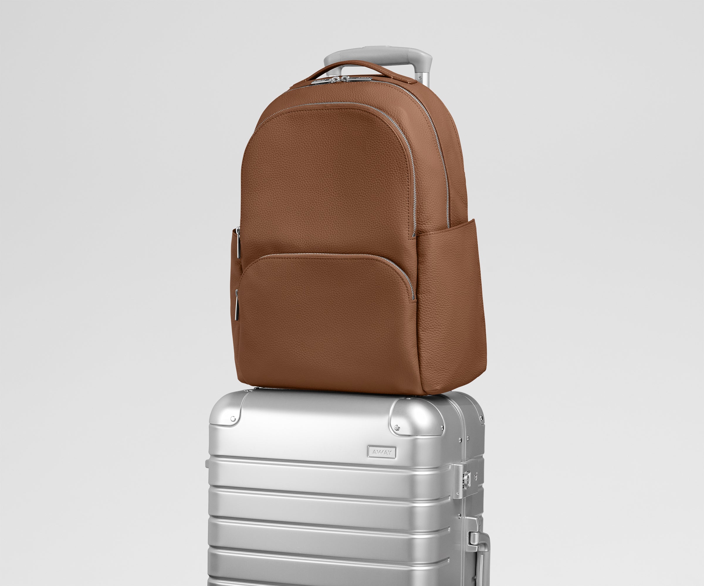away-leather-backpack-sac-dos-cuir-marron-saddle image 8