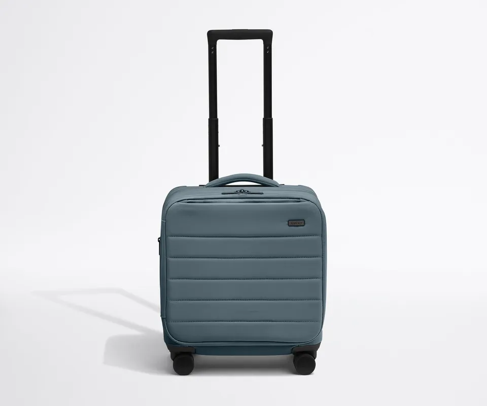 away-softside-valise-cabine-souple-bleue-coast-blue image 1