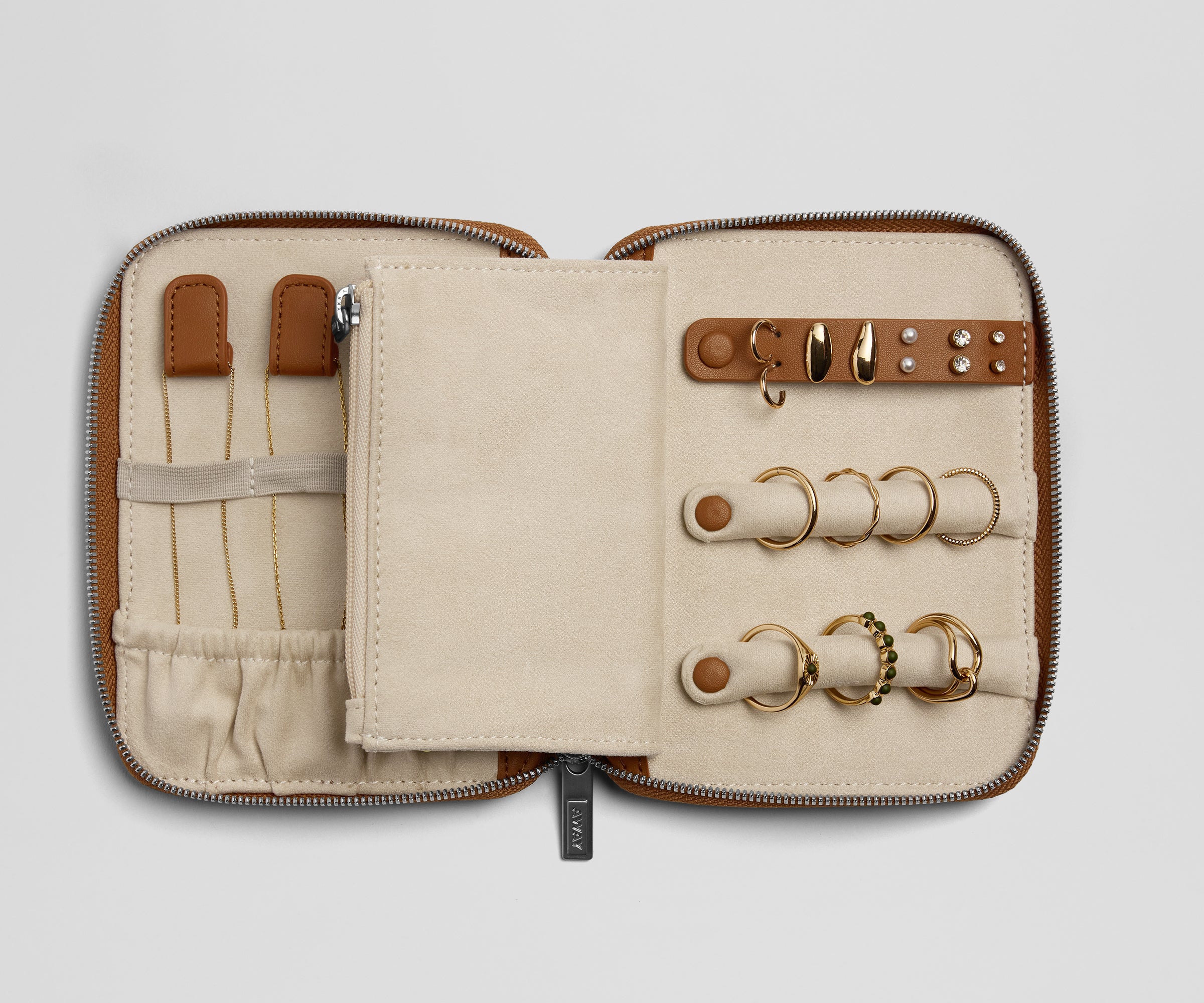 away-slim-jewelry-organizer-pochette-bijoux-marron-cuir image 3
