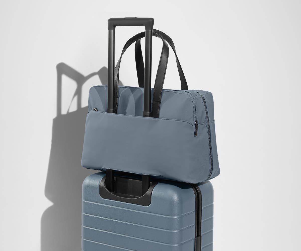 away-everywhere-bag-sac-bandouli-re-coast-blue-16-pouces image 8