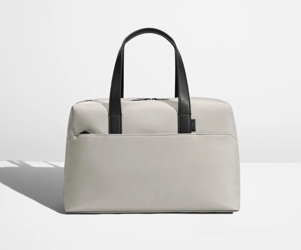 away-everywhere-bag-sac-bandouli-re-gris-cloud-16-pouces image 1