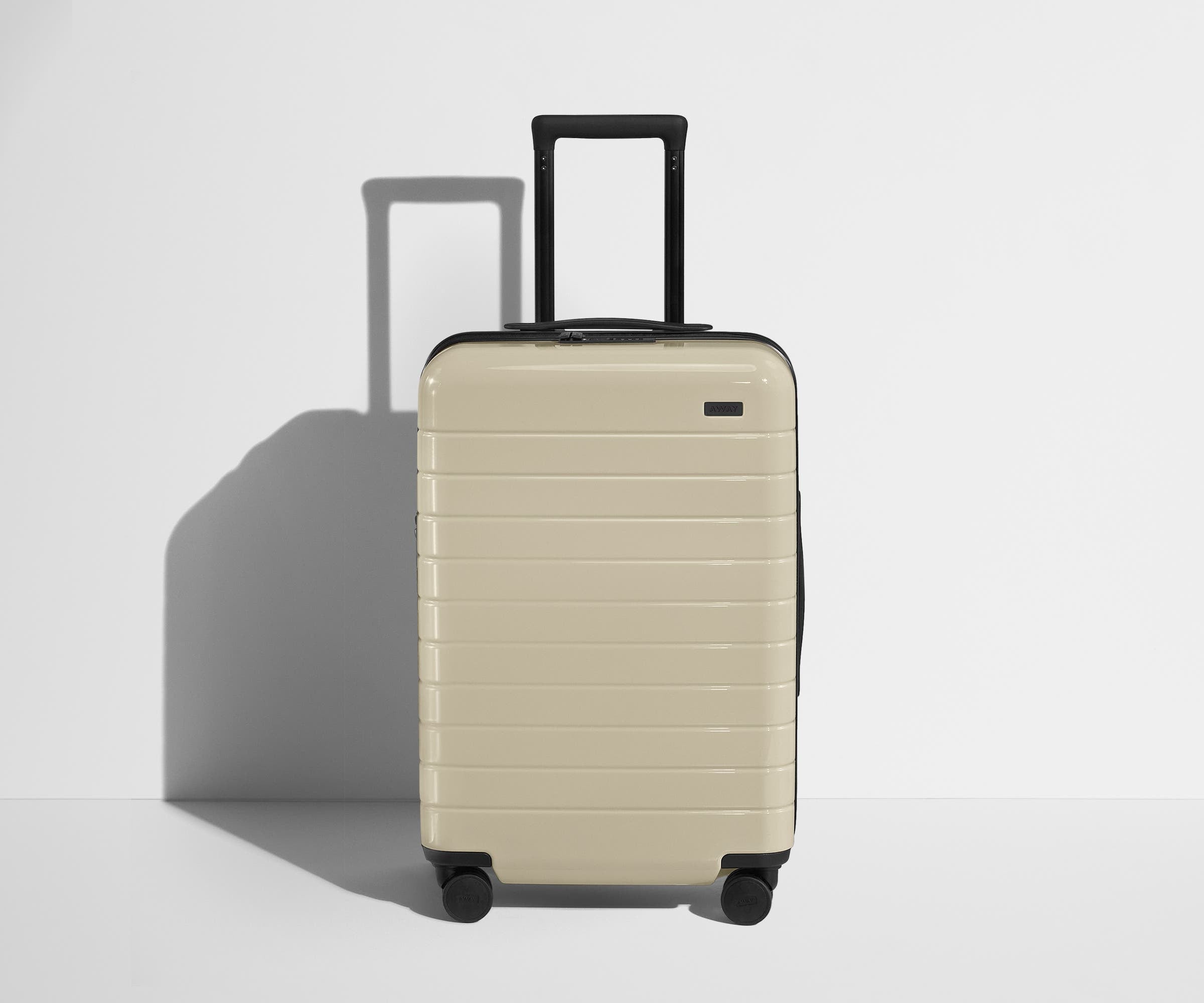 away-bigger-carry-on-flex-valise-cabine-blanche-extensible image 2