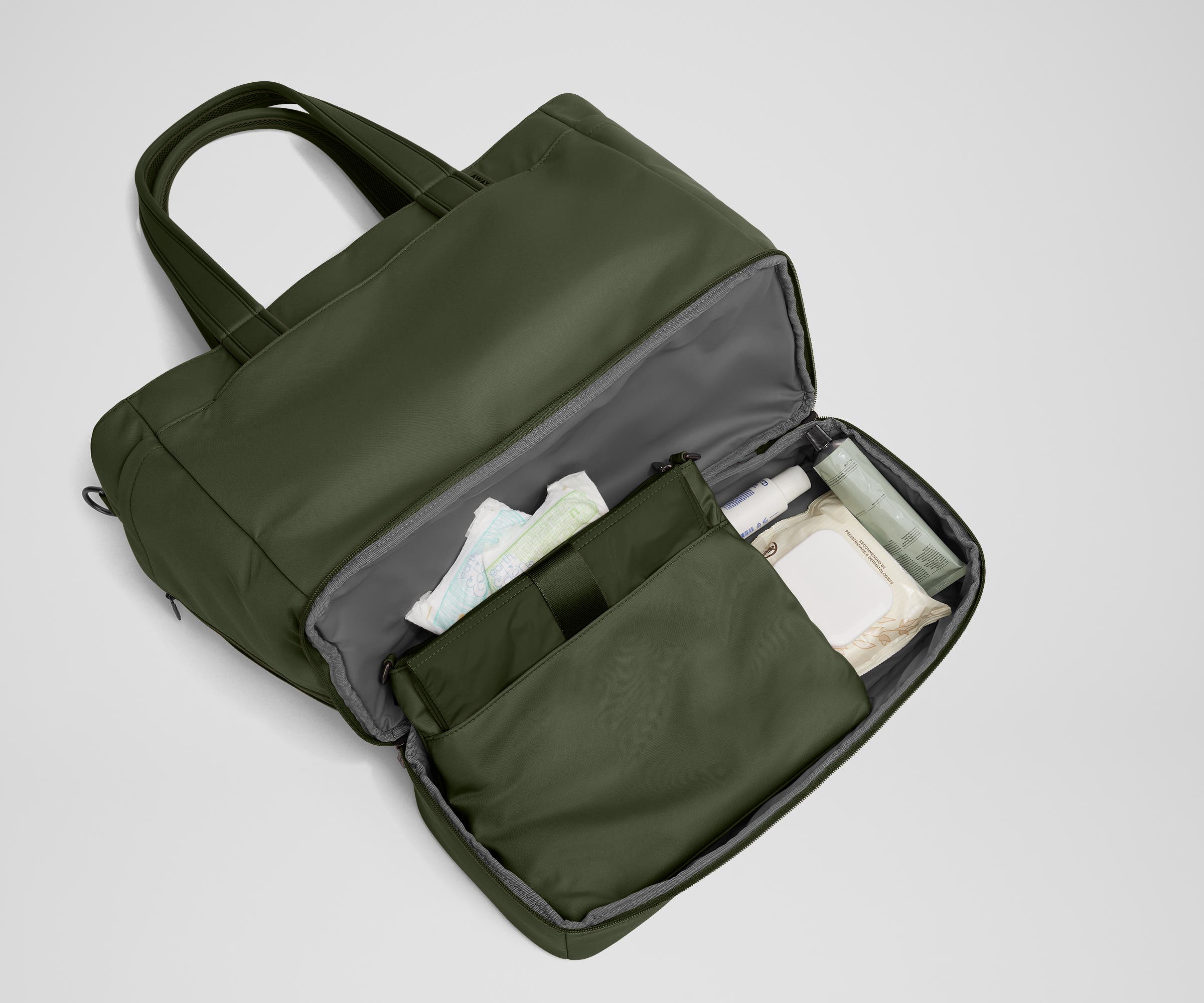 away-double-diaper-tote-sac-langer-olive-green-familial image 6