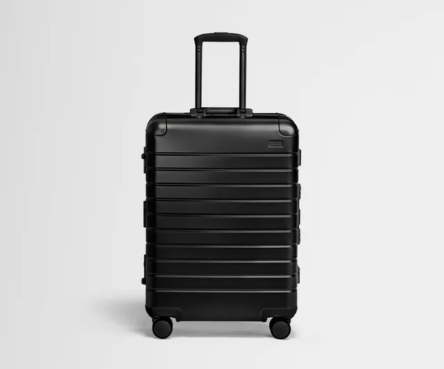 away-the-medium-aluminium-valise-soute-coque-alu image 1