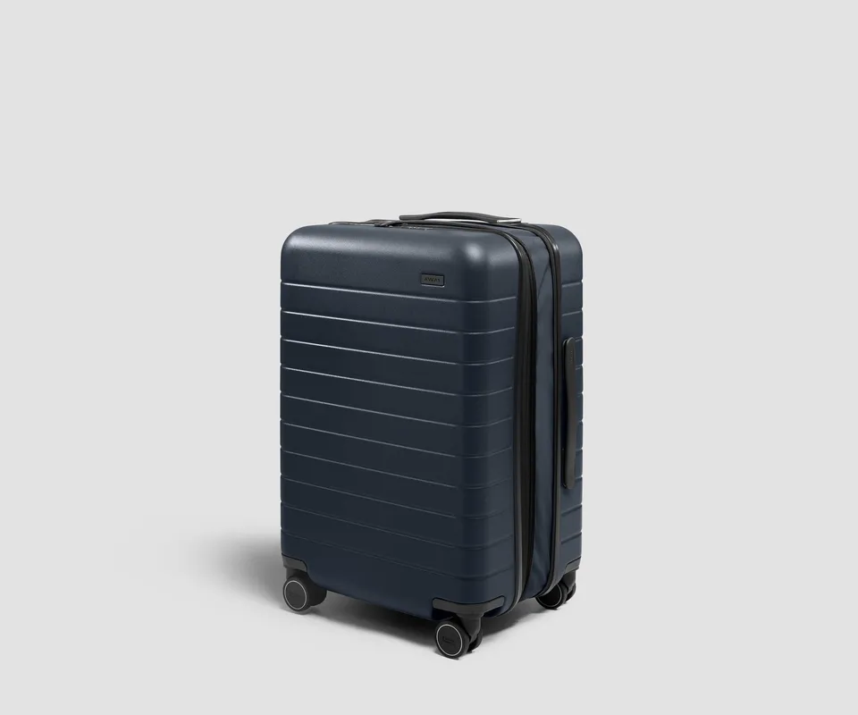 away-bigger-carry-on-flex-3-valise-cabine-navy-blue-extensible image 1