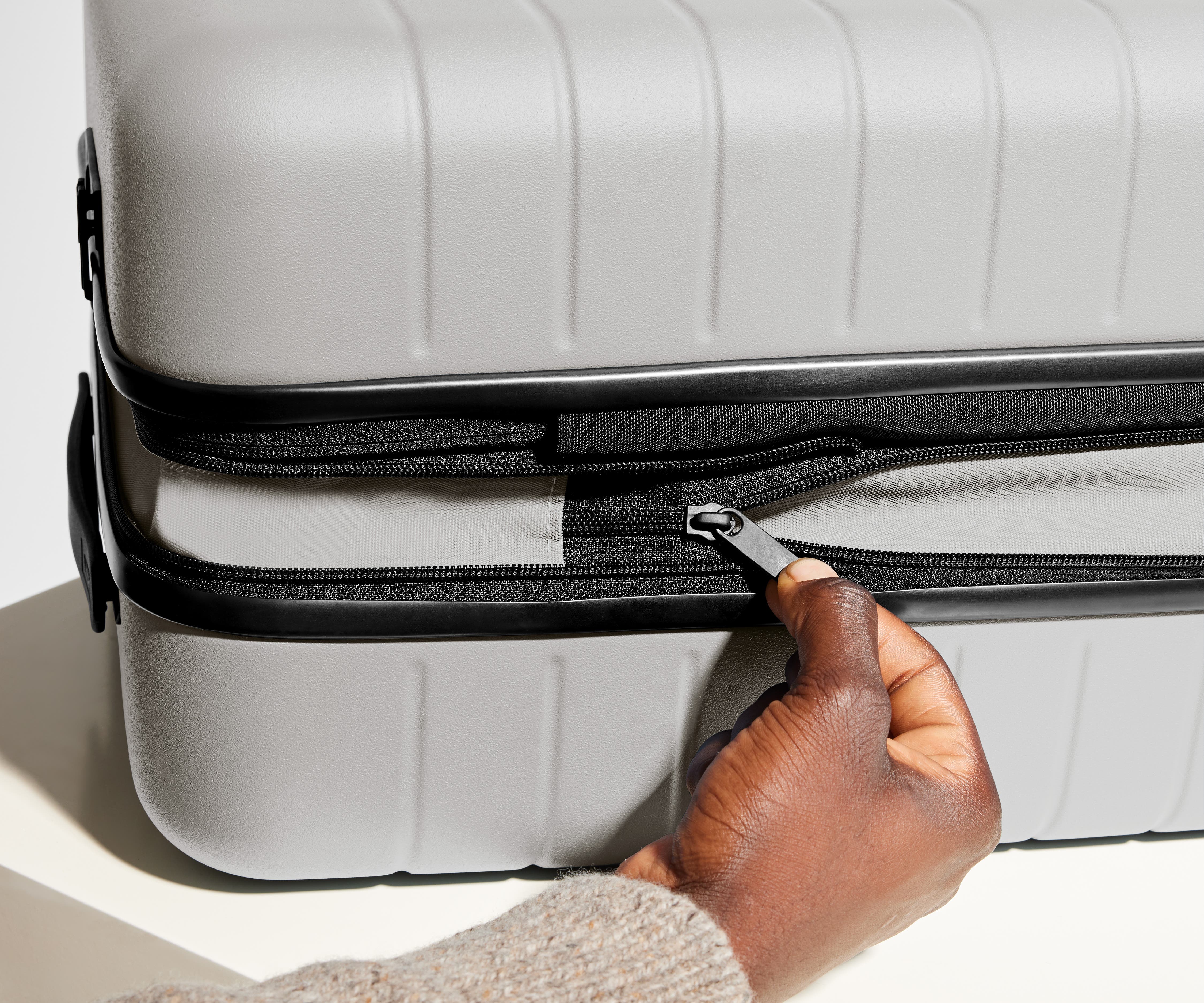 away-large-flex-valise-soute-cloud-gray-extensible-2-semaines image 5