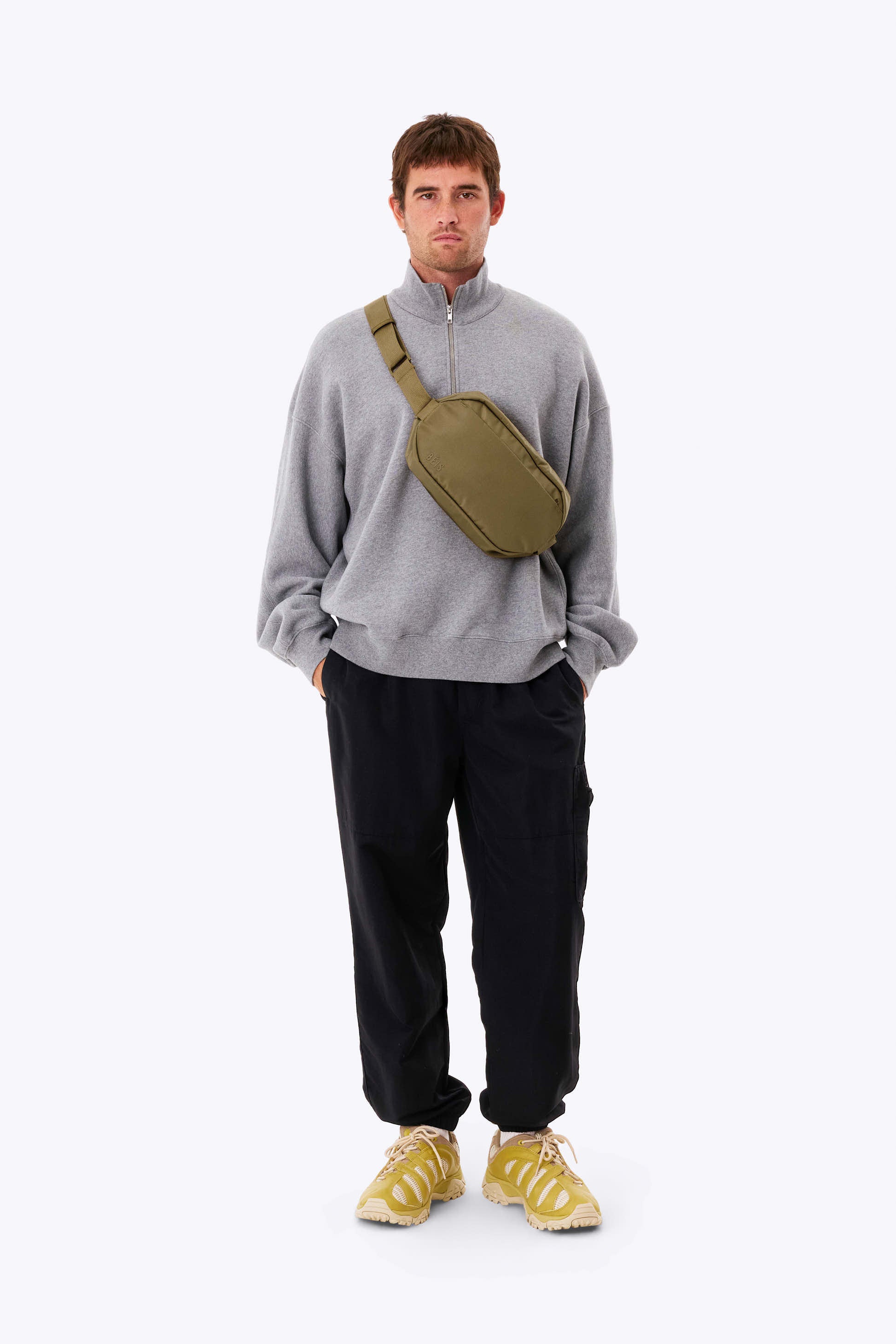 beis-pro-travel-sling-sac-bandouli-re-kaki image 3