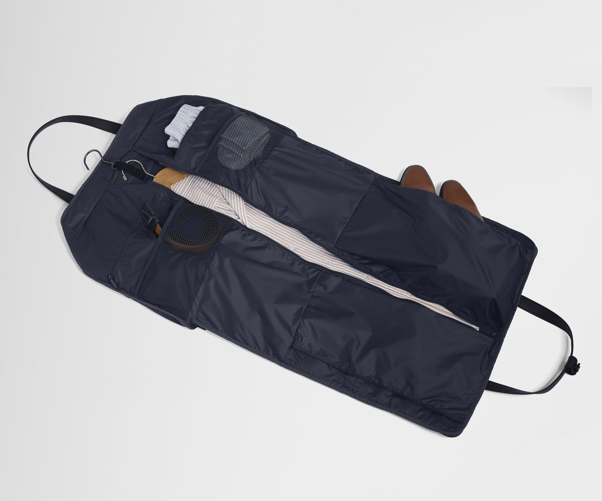 away-garment-sac-voyage-navy-blue-porte-habits-cabine image 2