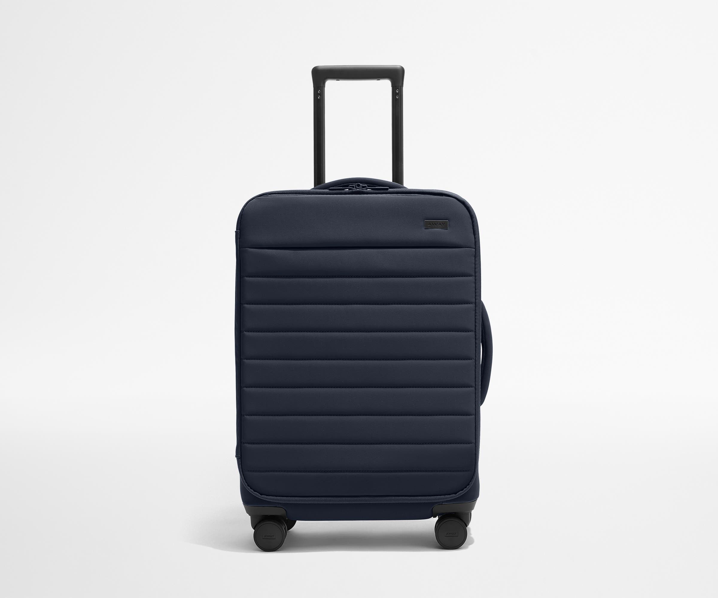 away-softside-bigger-carry-on-bagage-cabine-navy-blue-extensible image 1