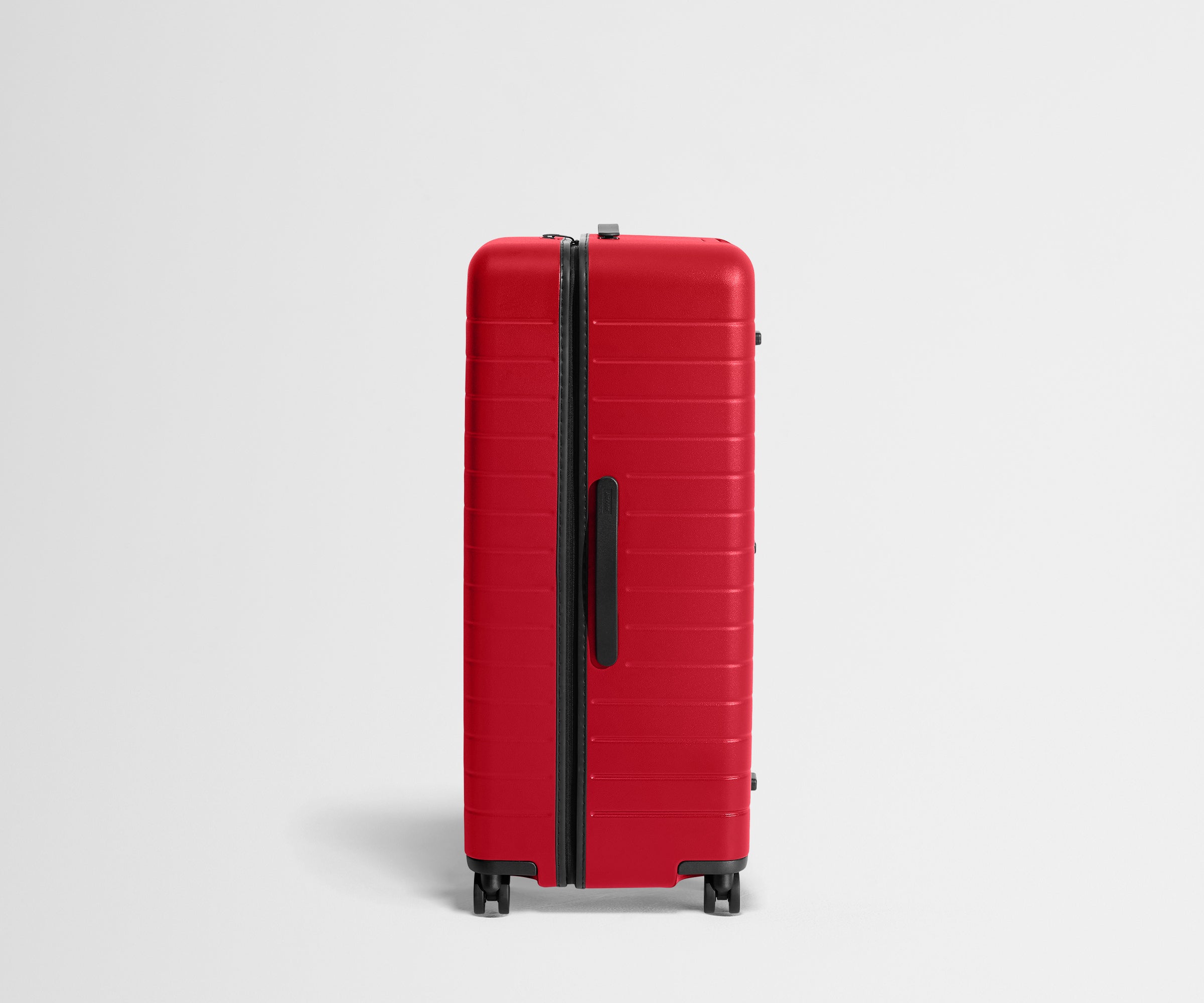 away-trunk-valise-soute-cherry-red-rigide image 3