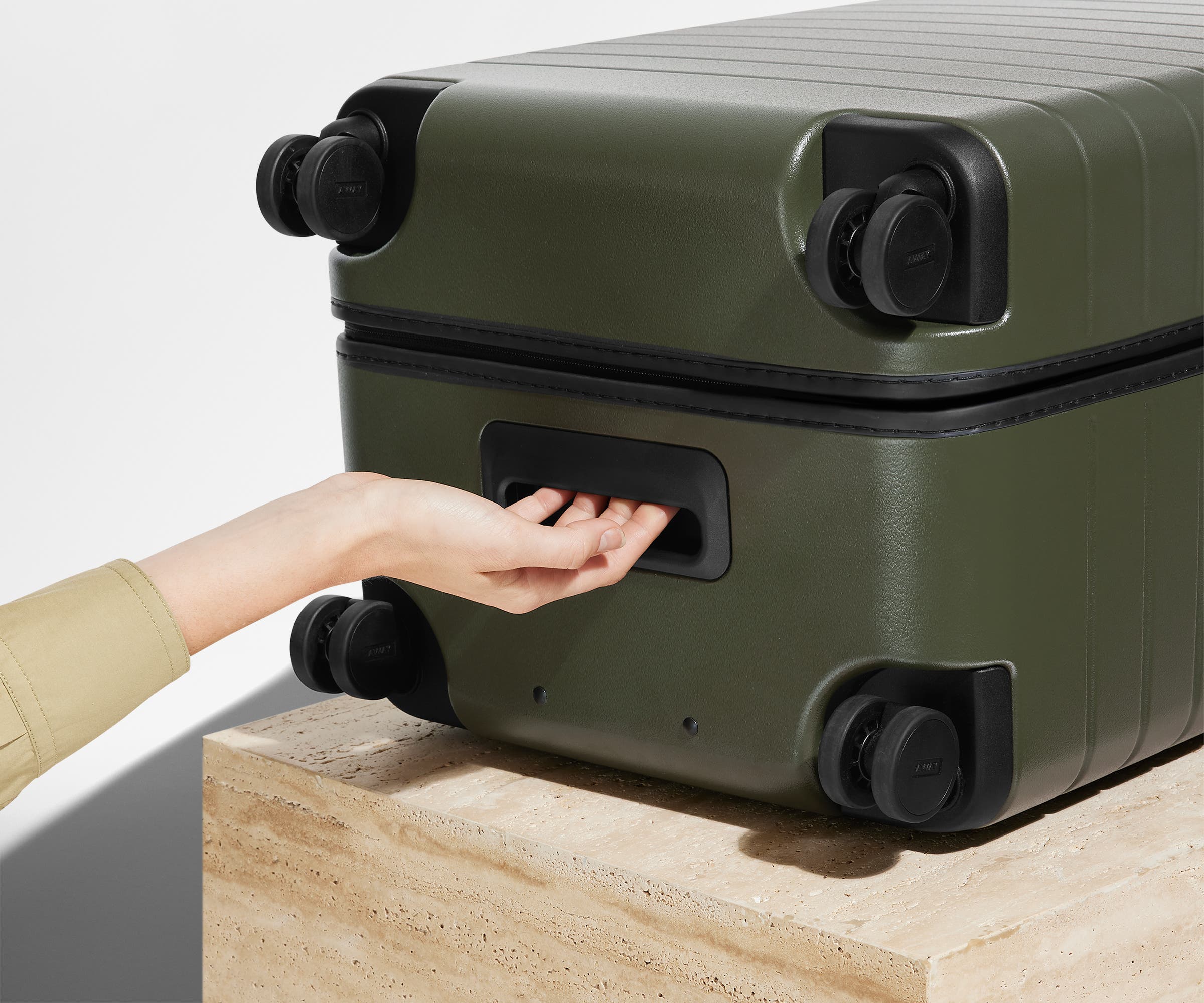 away-the-trunk-valise-soute-vert-olive-rigide image 6