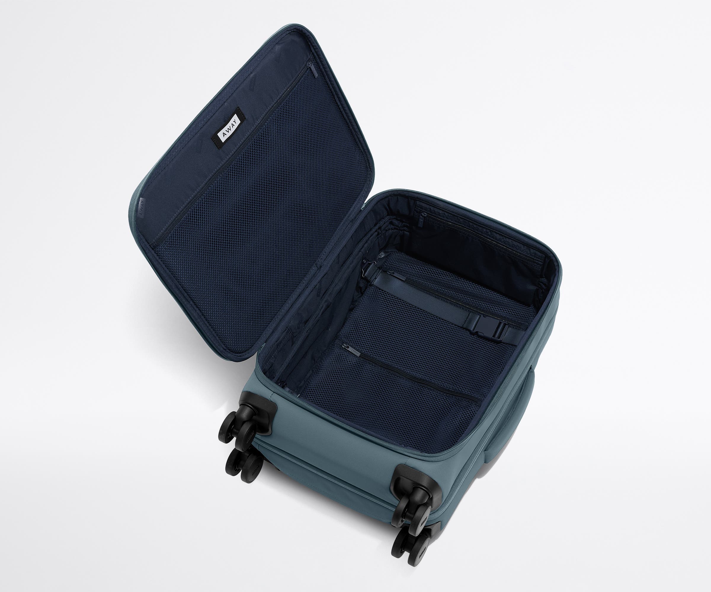 away-softside-carry-on-valise-cabine-bleu-coast-extensible image 8