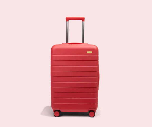 away-the-bigger-carry-on-valise-cabine-rouge-jessie image 1
