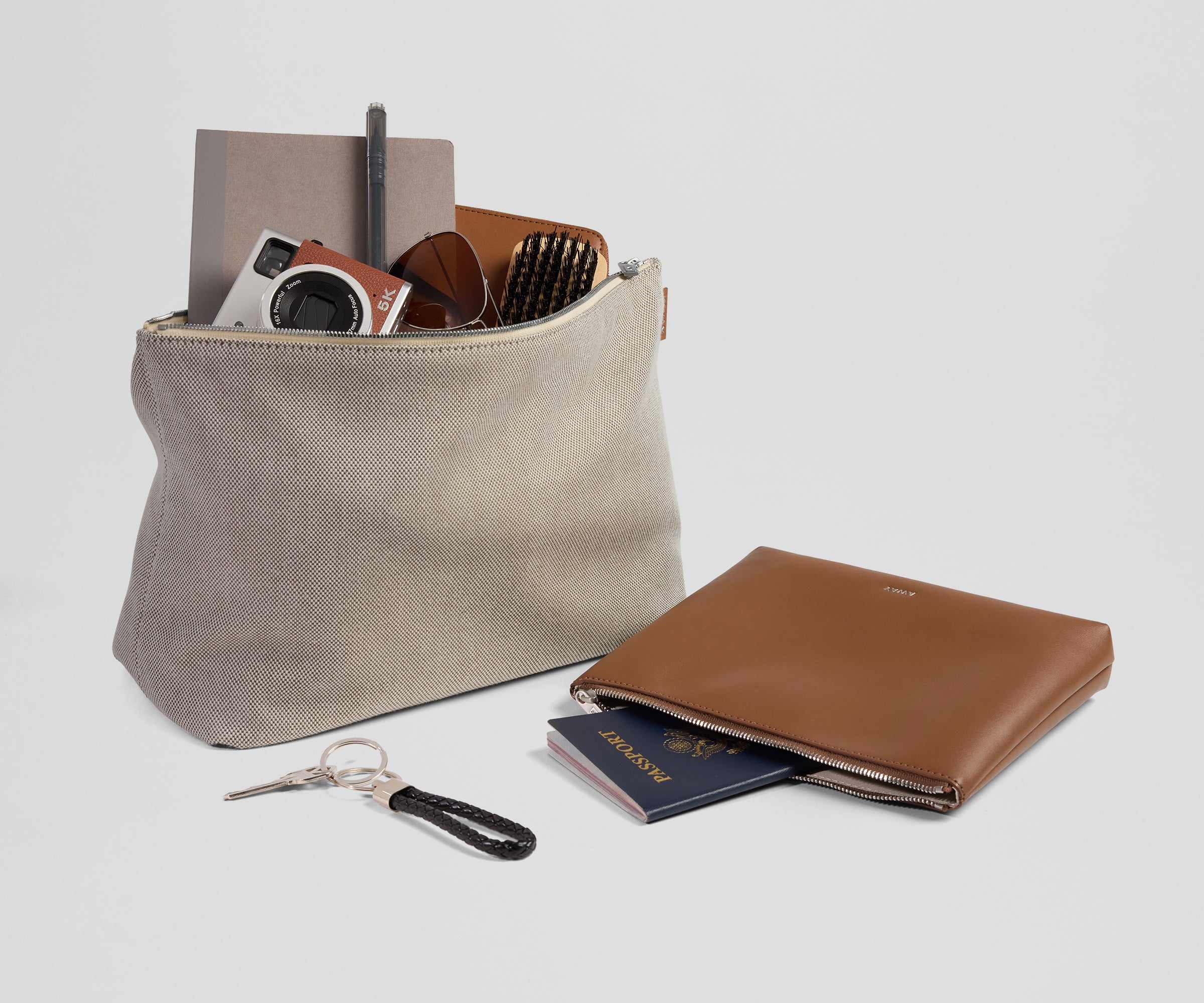 away-pouch-duo-trousse-voyage-marron-selle image 2