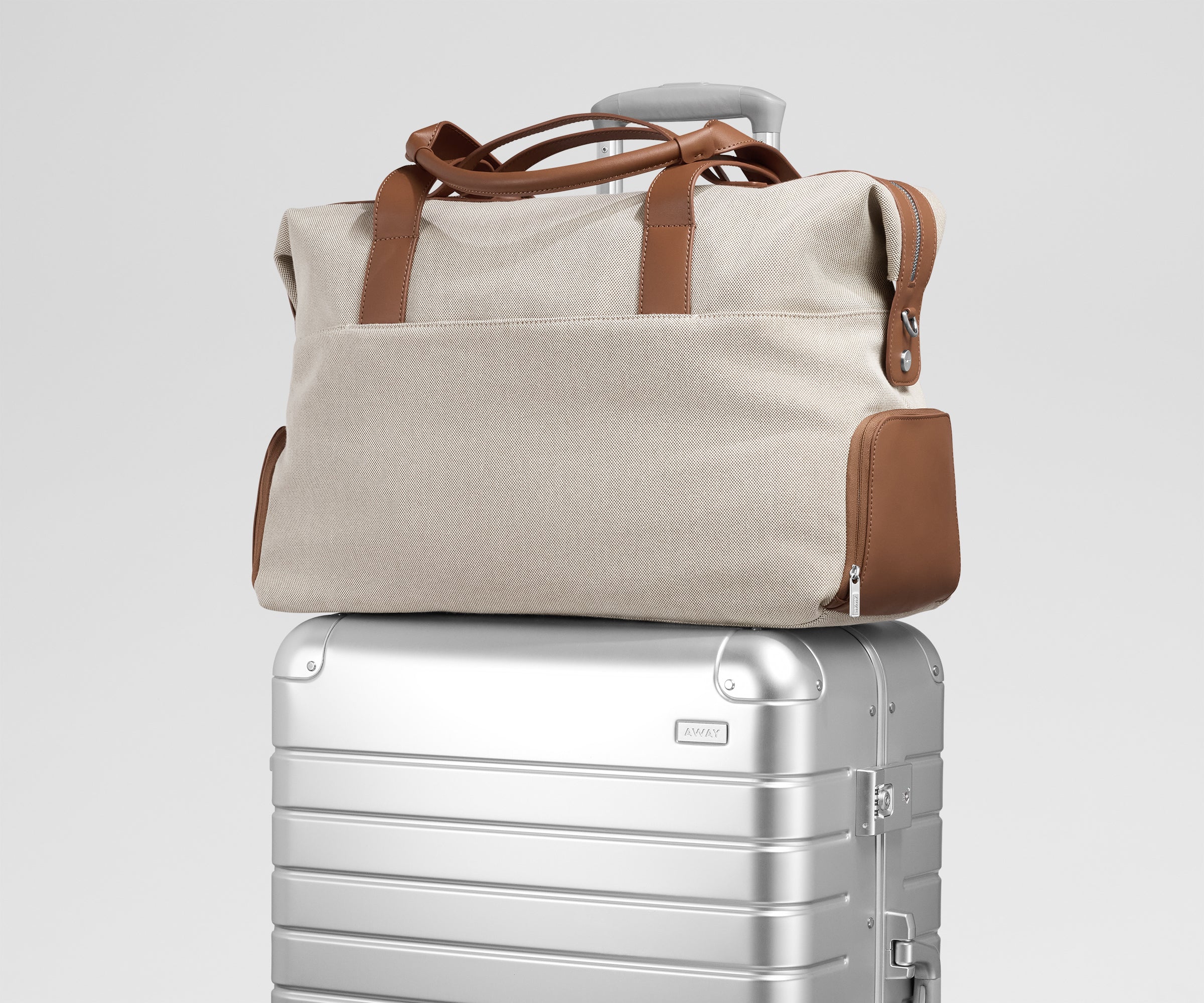 away-duffle-canvas-overnight-bag-sac-voyage-saddle-brown image 6