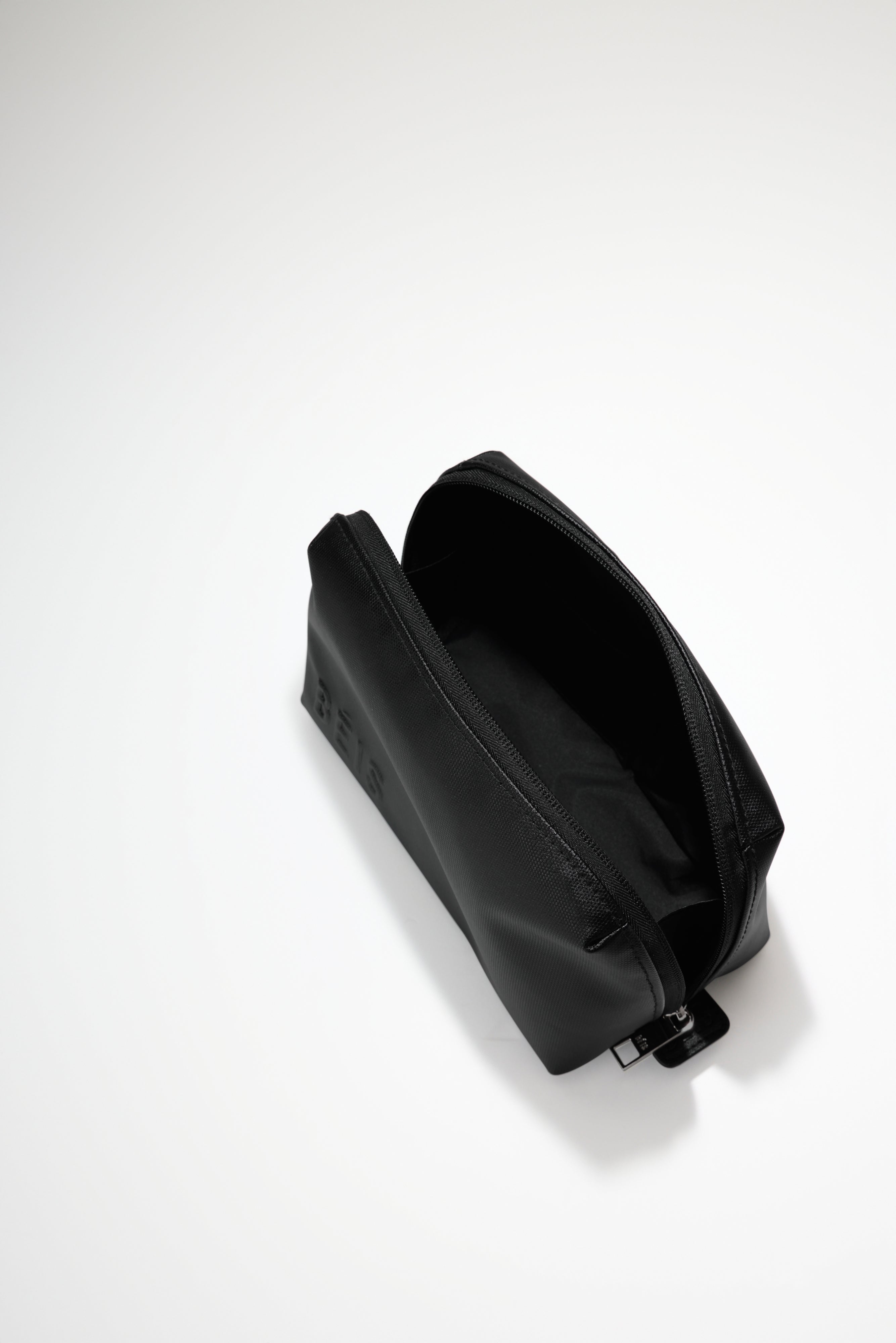 beis-small-cosmetic-pouch-trousse-noire-compacte image 3