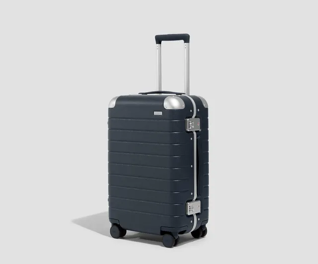 away-aluminum-edge-carry-on-valise-cabine-aluminium-noir image 1