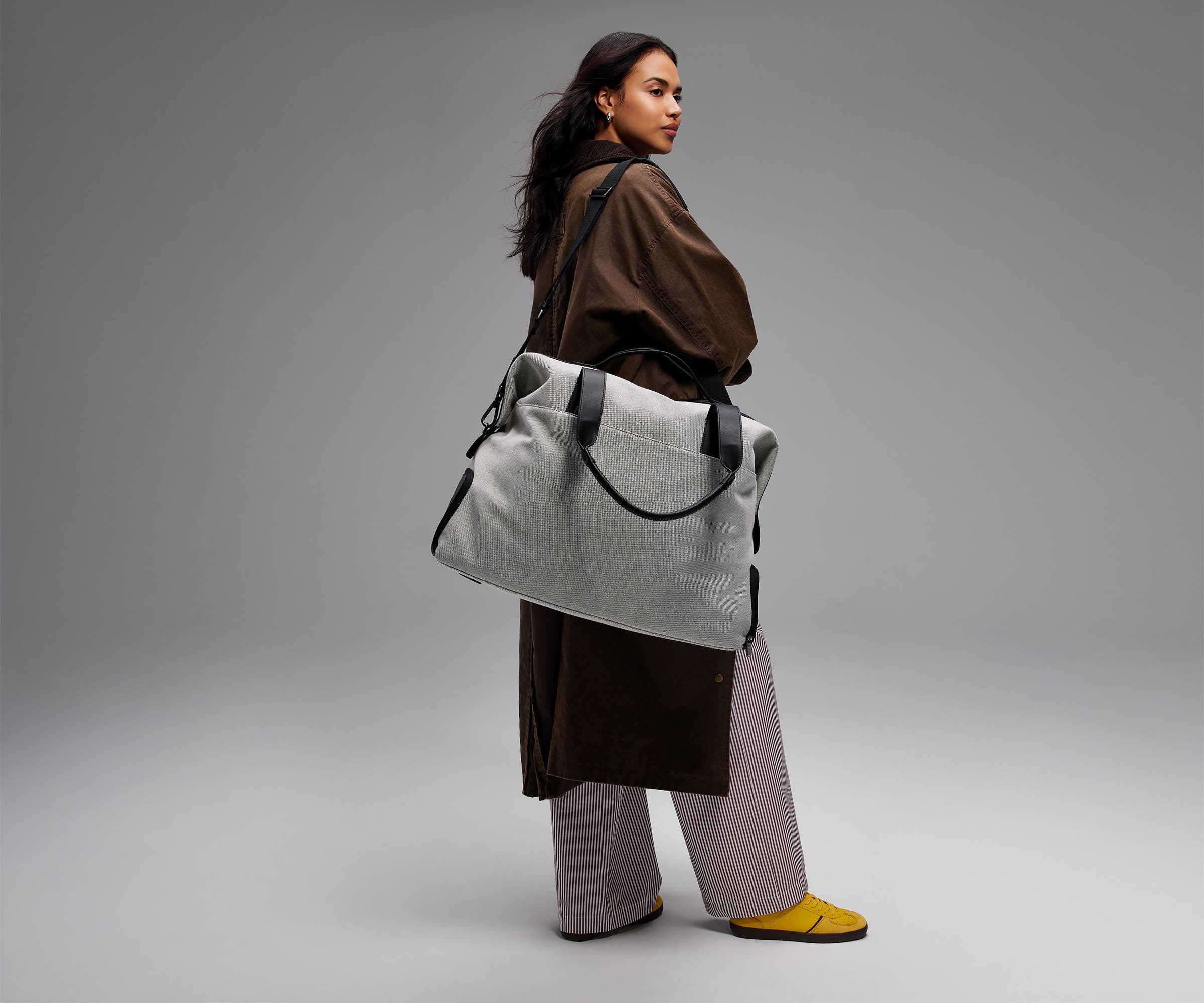 away-transit-canvas-weekender-sac-voyage-noir-toile image 2