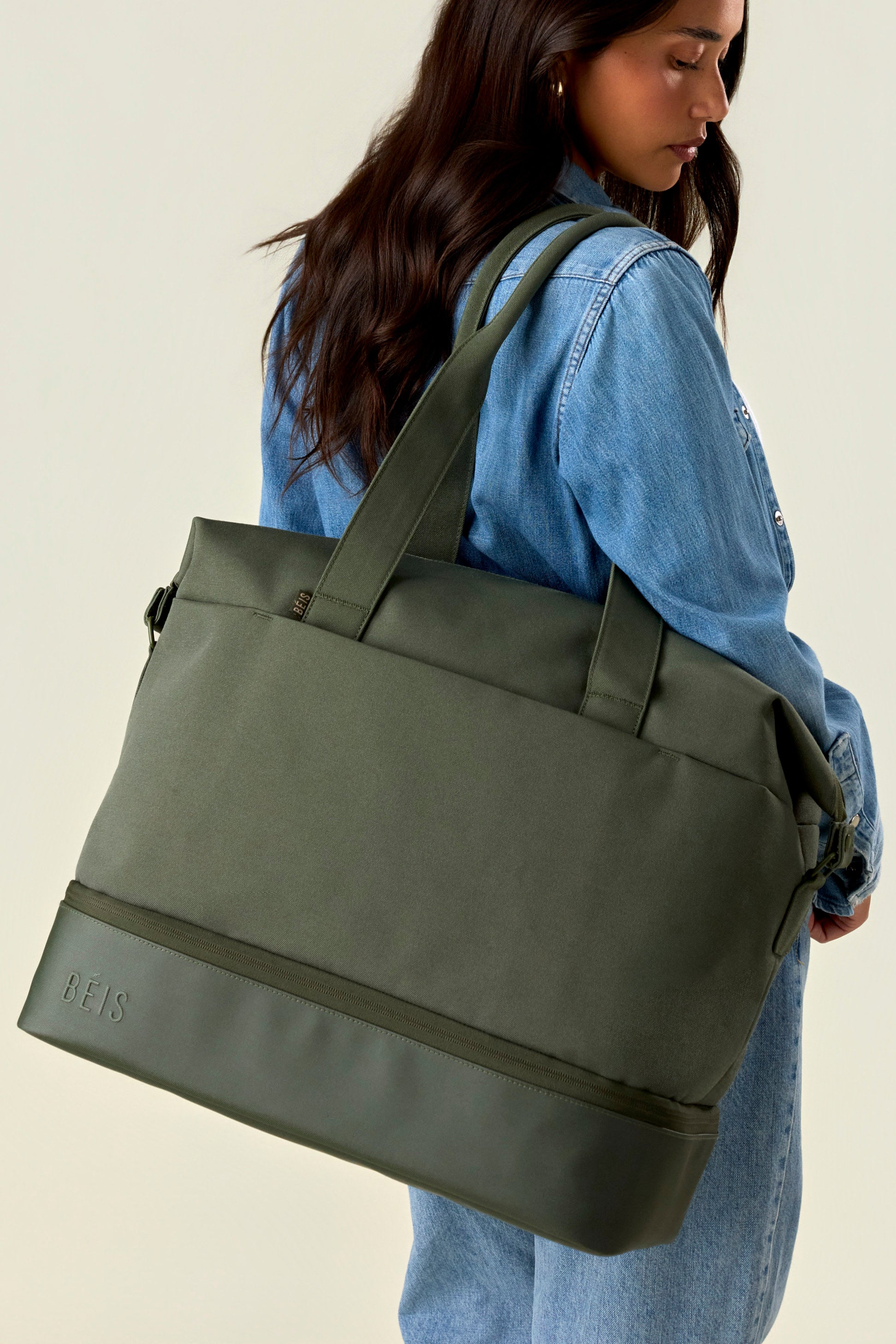 beis-weekend-travel-set-sac-week-end-olive-trousse image 4