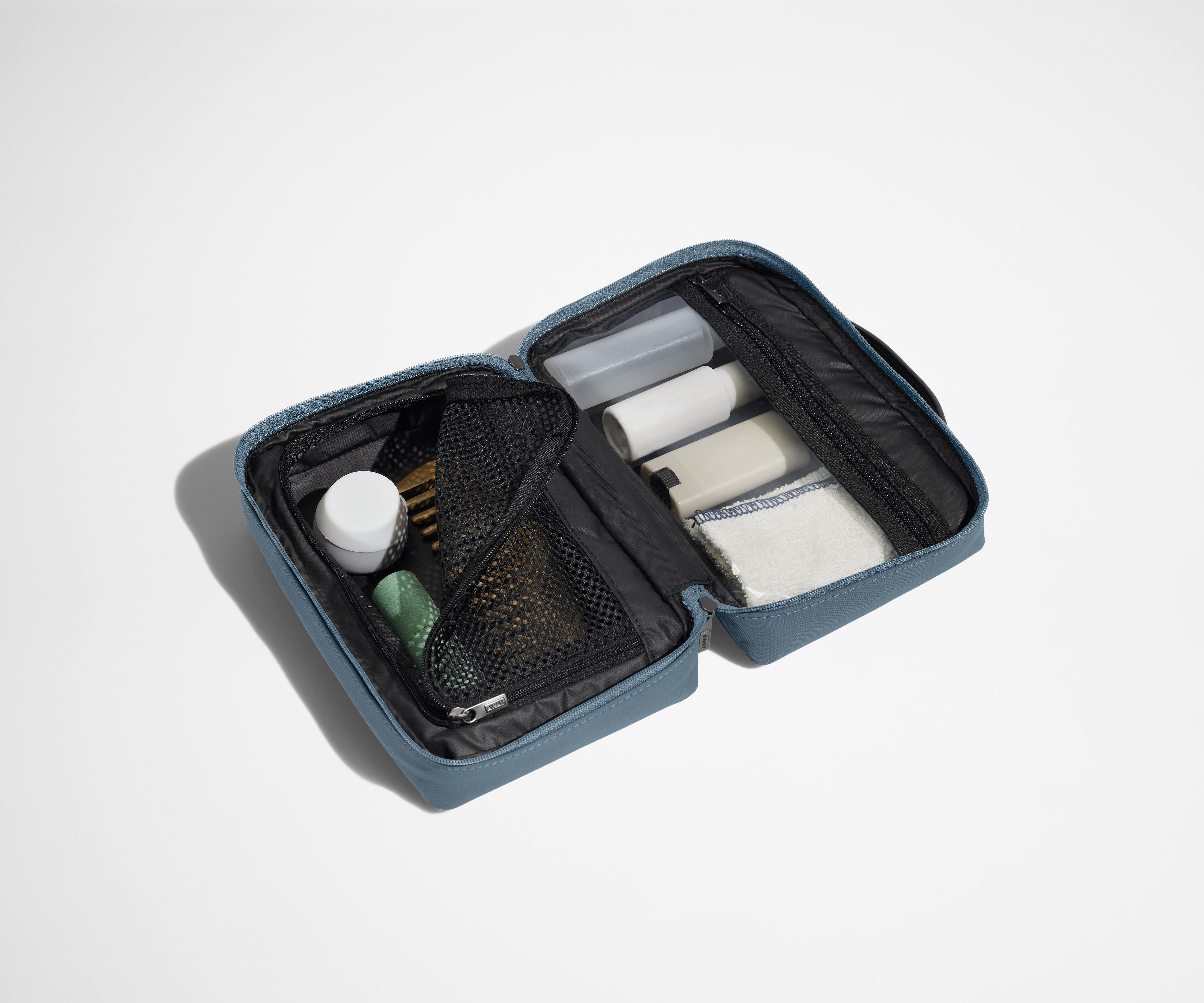 away-small-toiletry-bag-trousse-de-toilette-coast-blue-compacte image 2