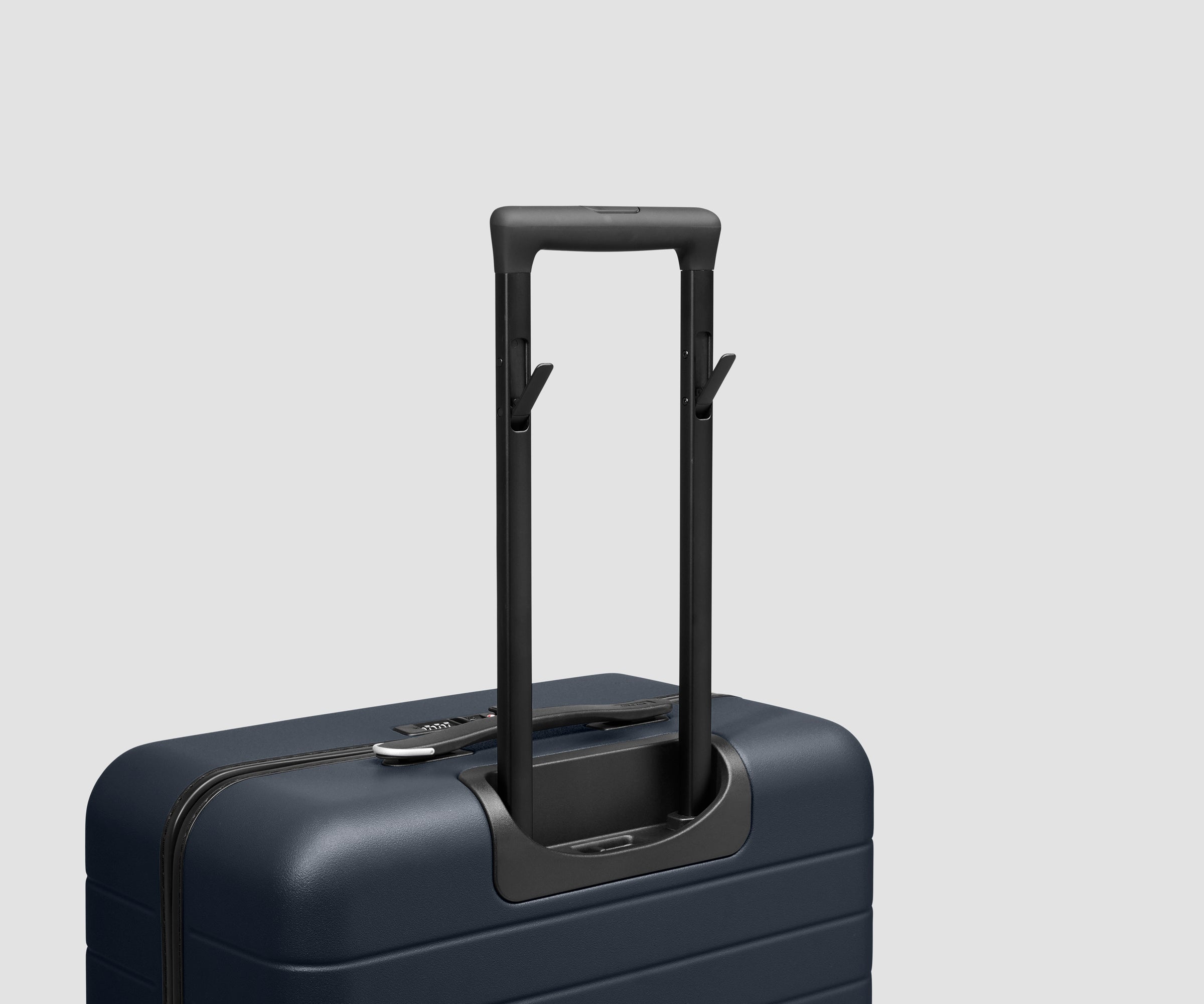 away-medium-3-valise-soute-navy-blue-freins image 5