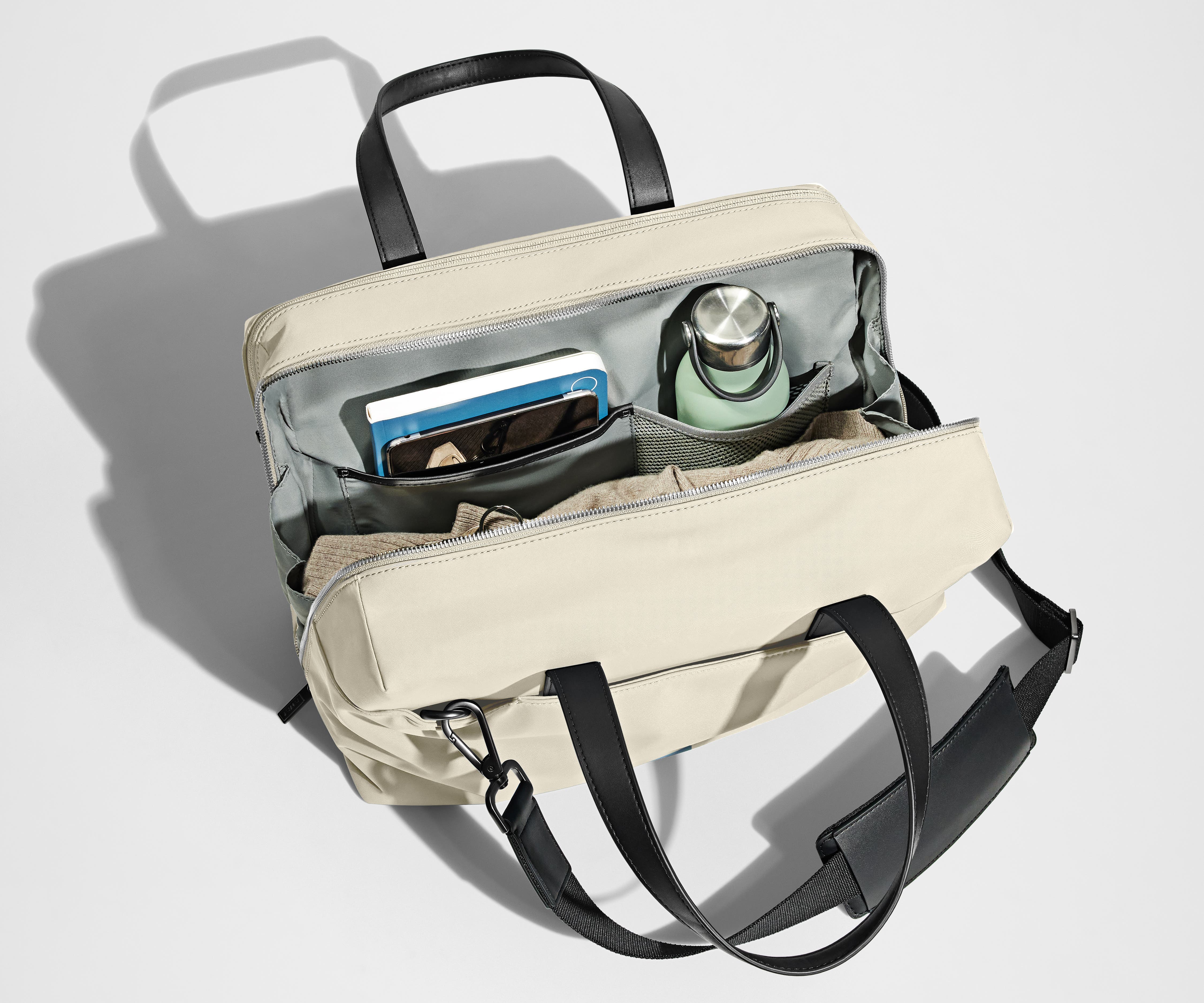 away-crossbody-the-everywhere-bag-sac-bandouli-re-blanc image 3