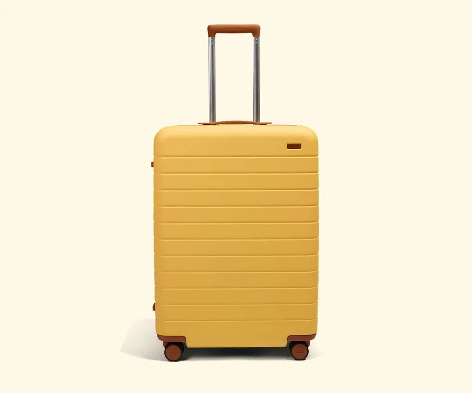 away-medium-valise-soute-woody-yellow-toy-story image 1