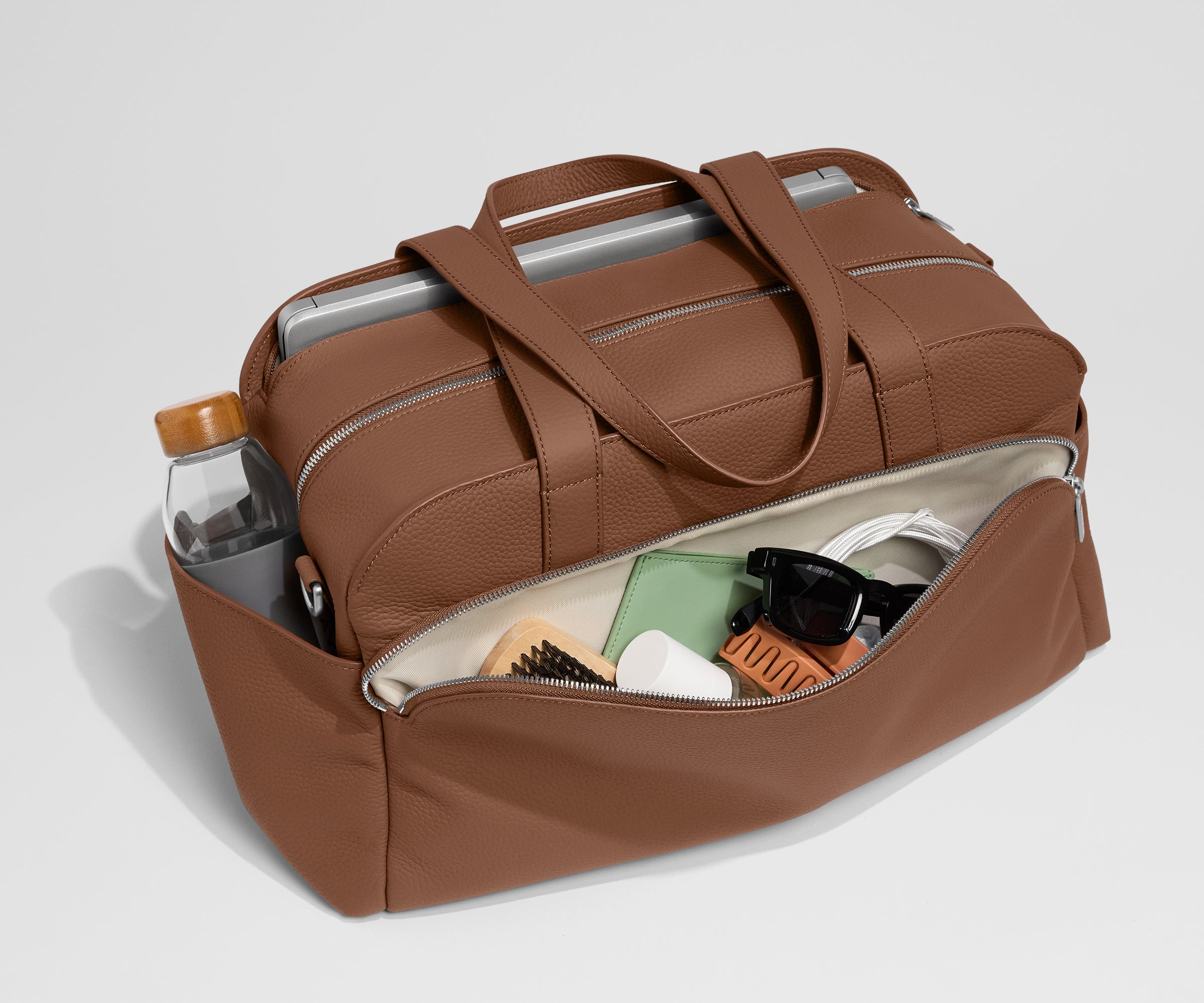 away-leather-duffle-sac-voyage-saddle-brown-cuir image 3