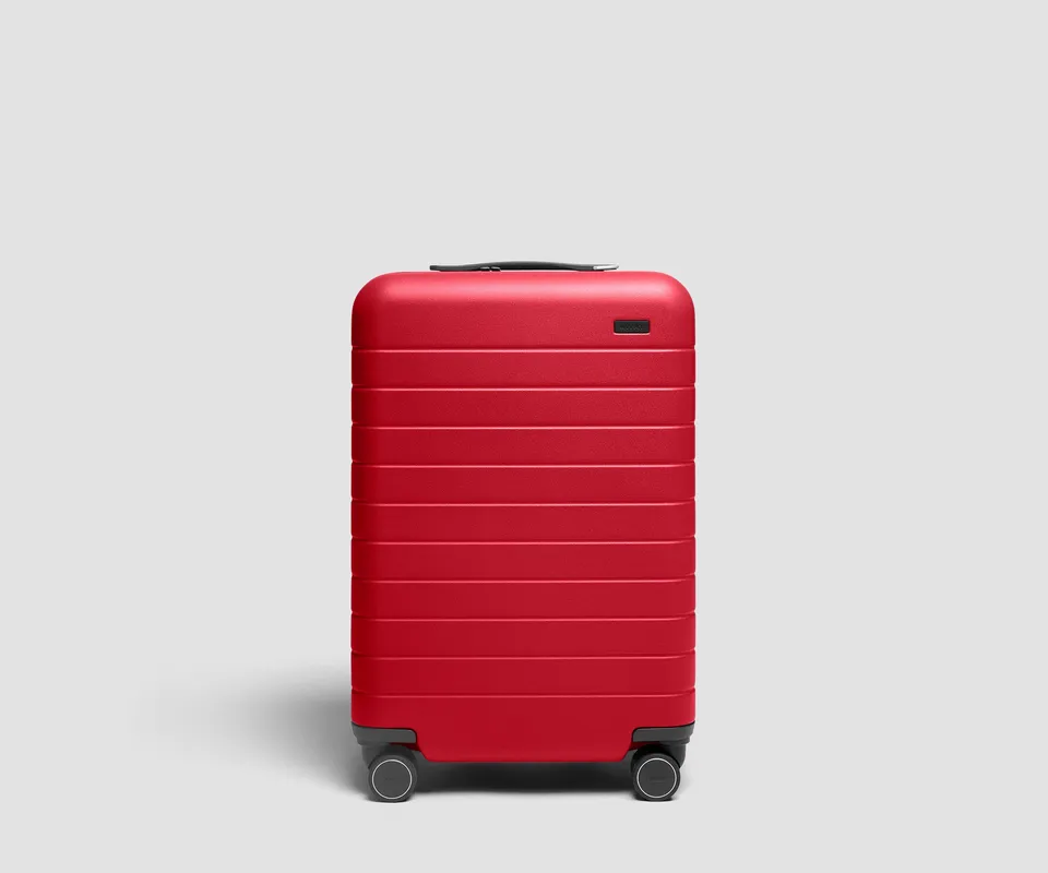 away-bigger-carry-on-3-valise-cabine-cherry-red-4-7-jours image 1