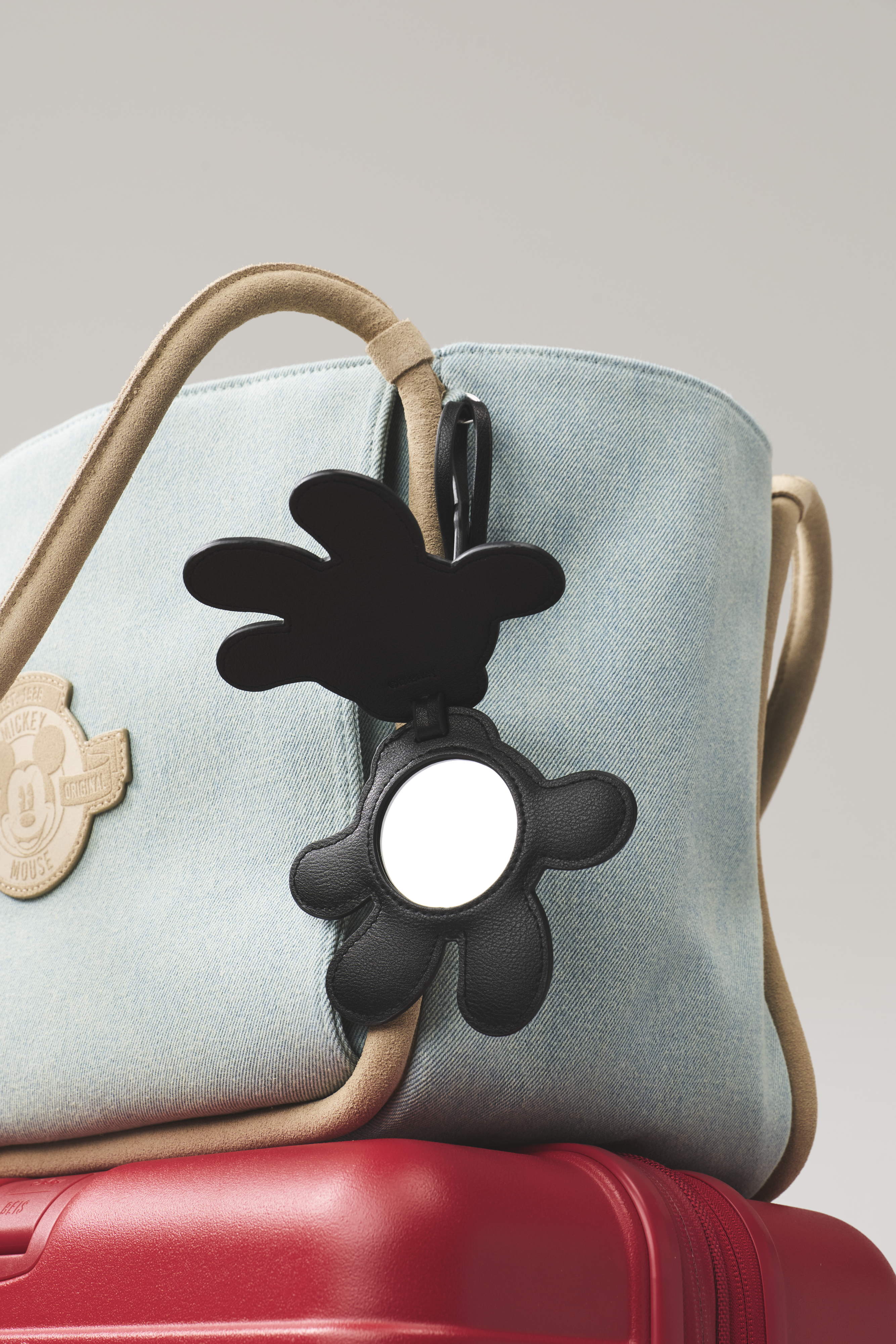 b-is-accessories-breloque-sac-miroir-mickey-noir image 4